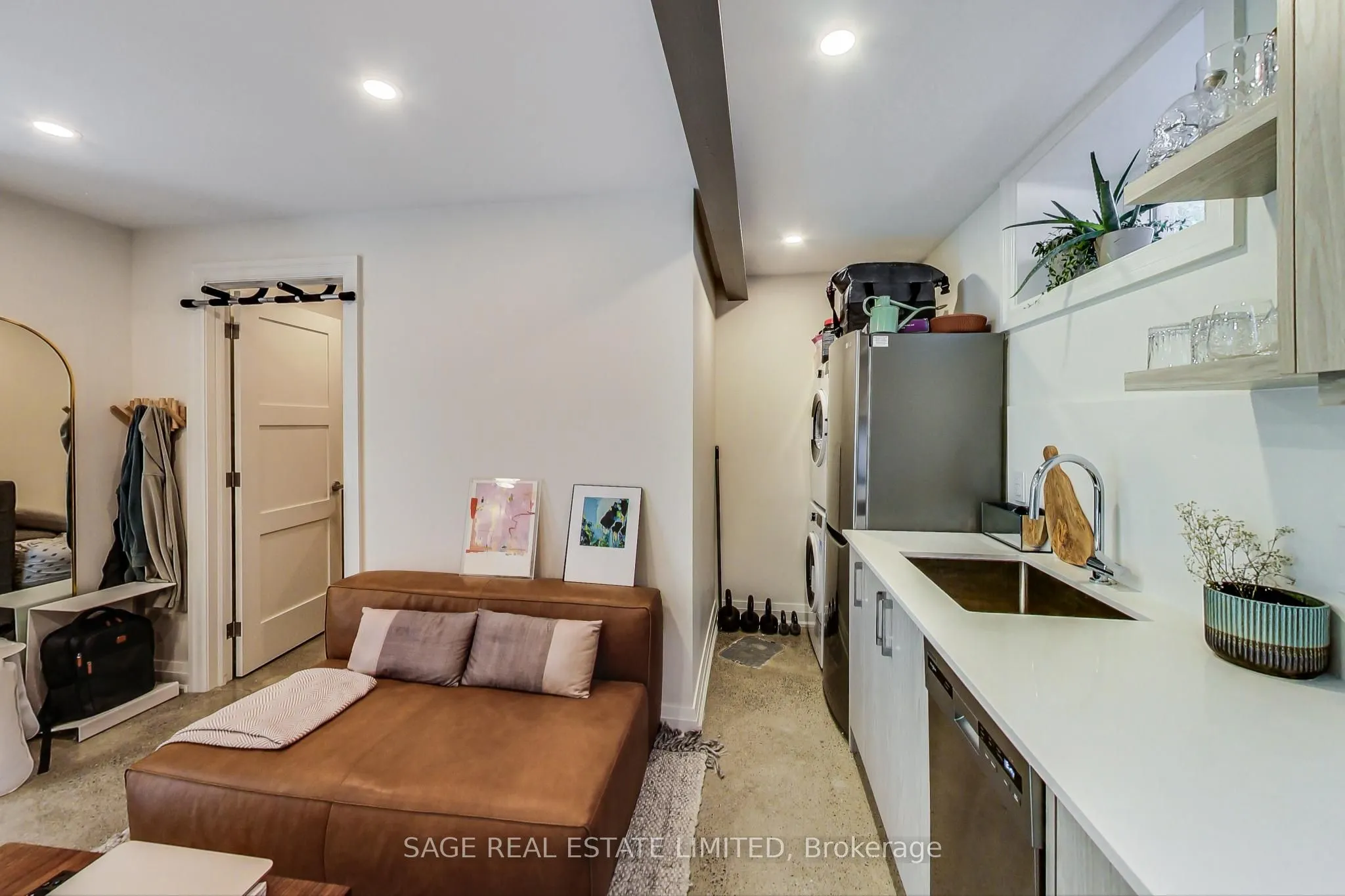 219 Quebec Avenue, #Lower