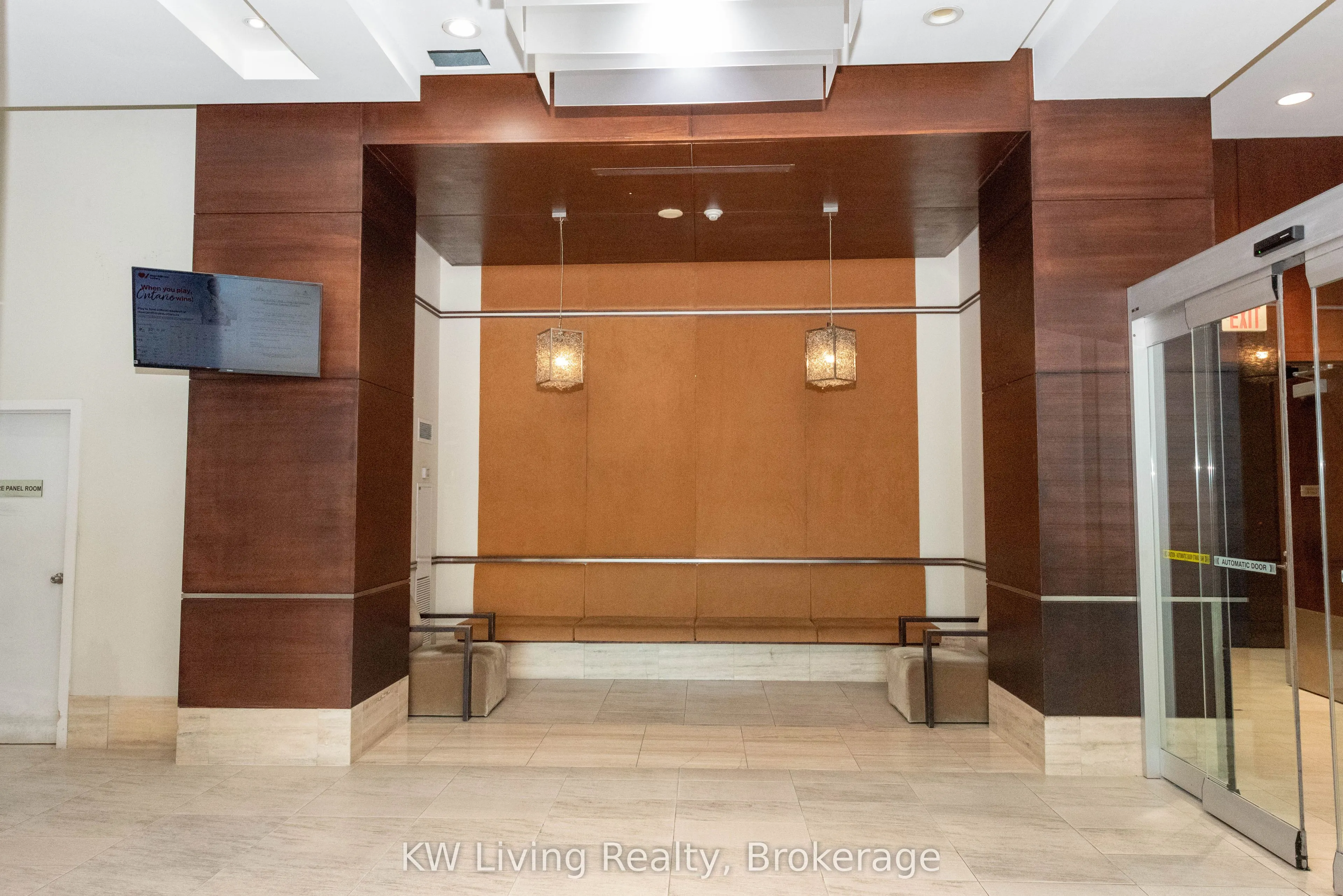 330 Burnhamthorpe Road W, #1008