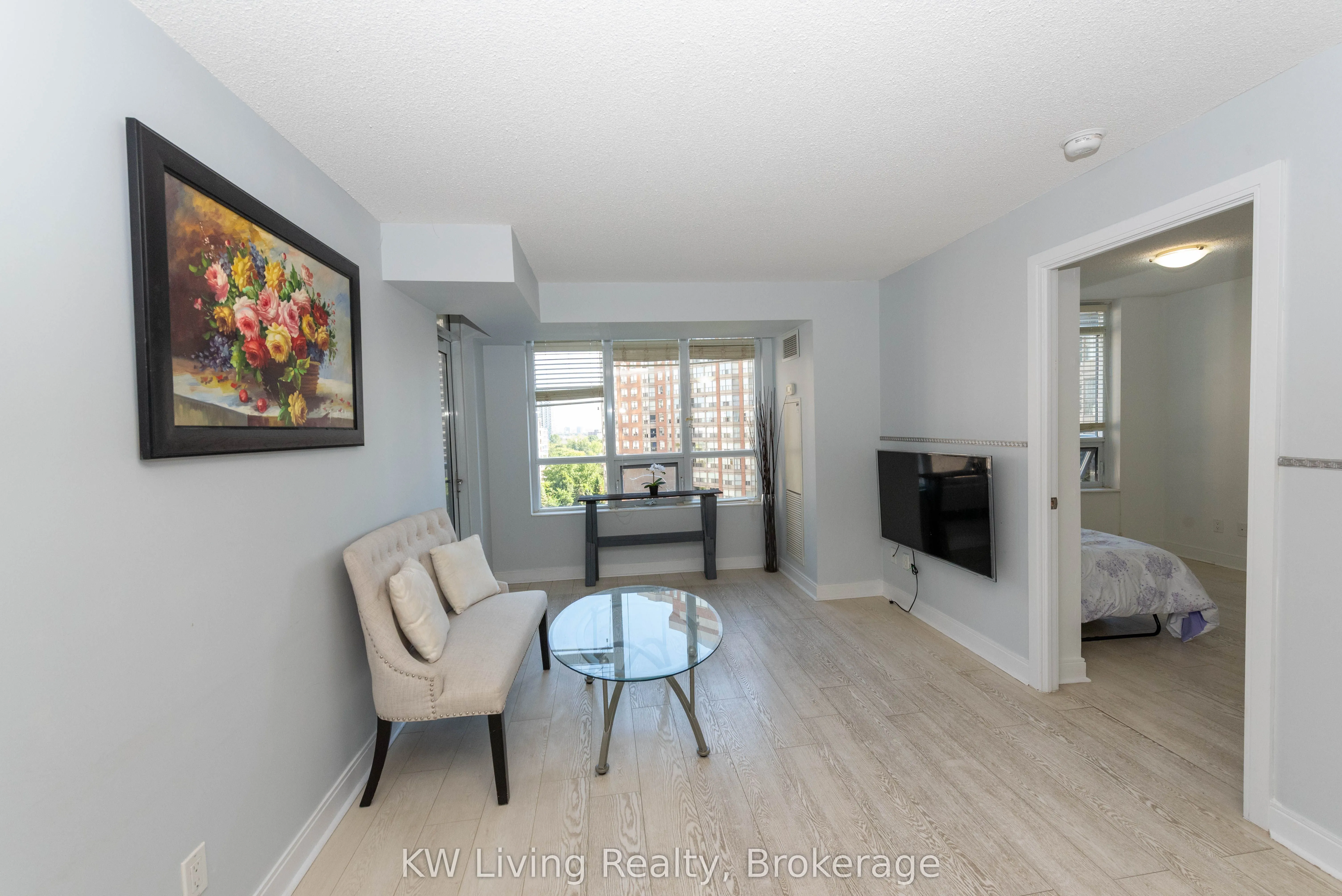 330 Burnhamthorpe Road W, #1008