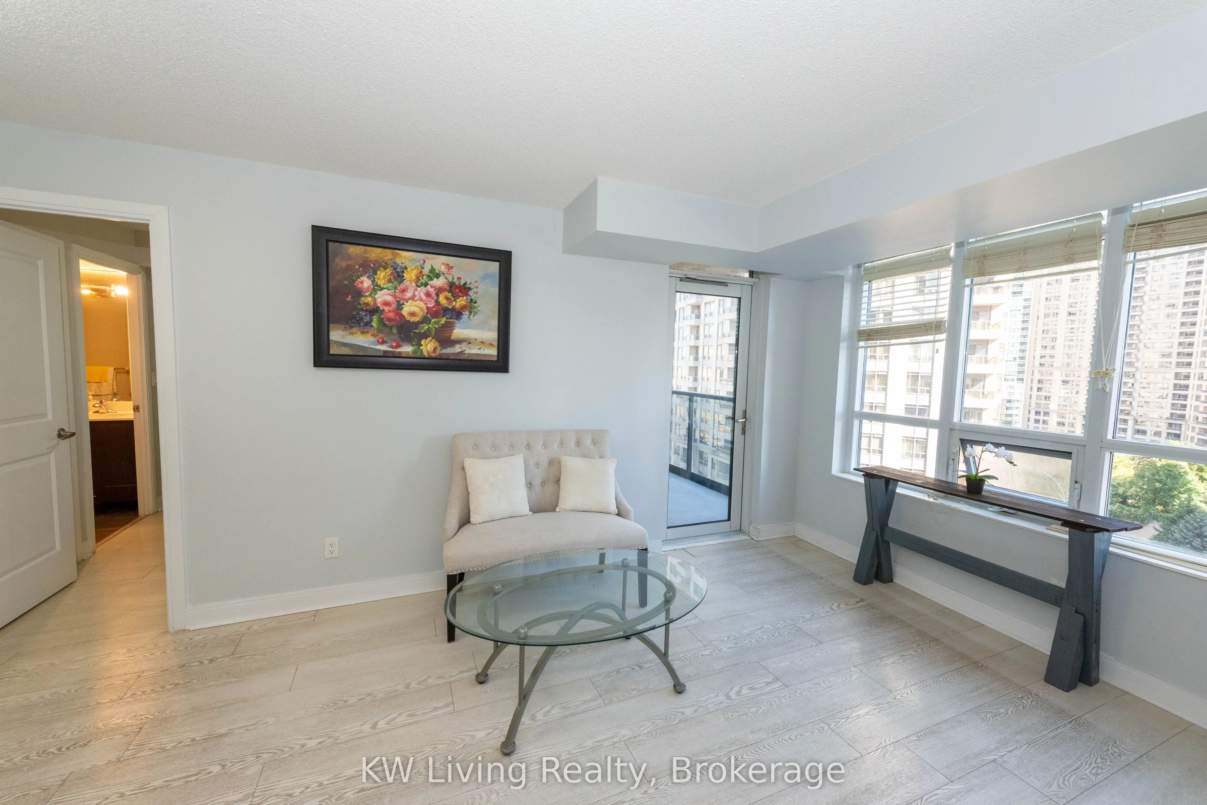 330 Burnhamthorpe Road W, #1008