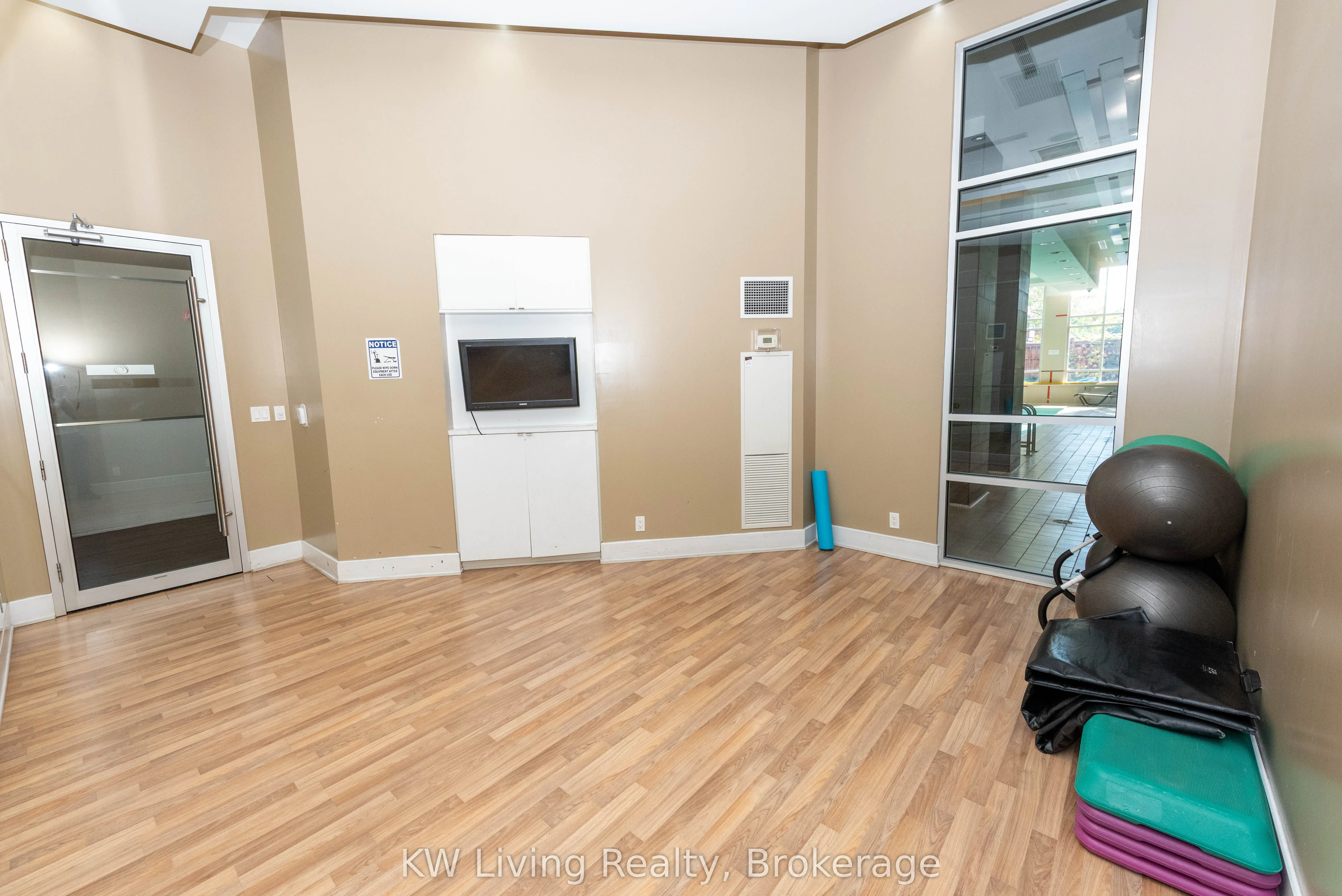 330 Burnhamthorpe Road W, #1008