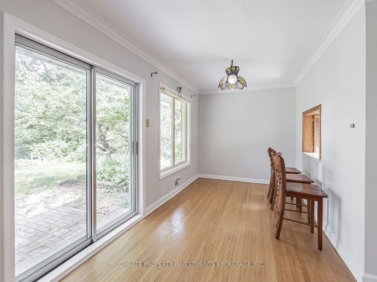 82 Ravenscrest Drive