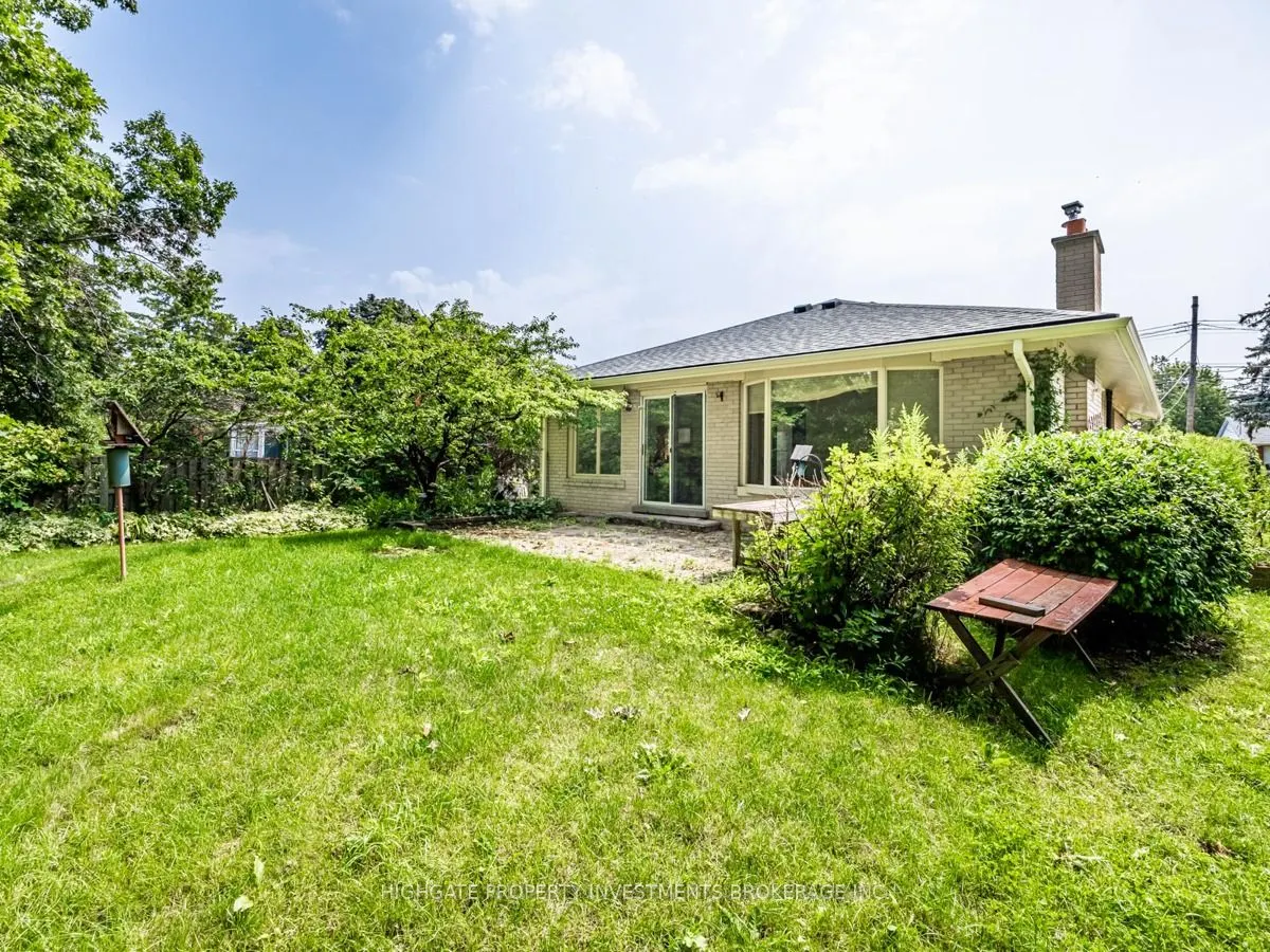 82 Ravenscrest Drive