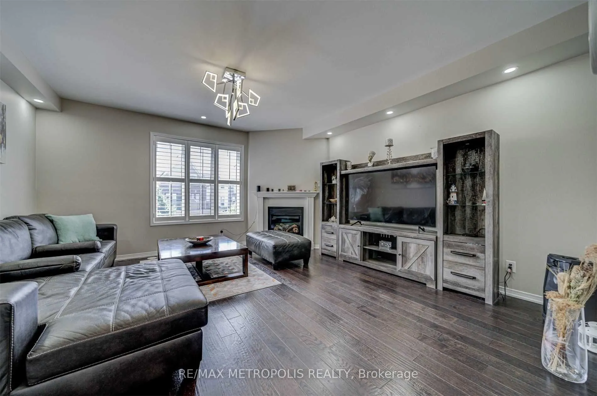 128 Cedar Lake Crescent, #183