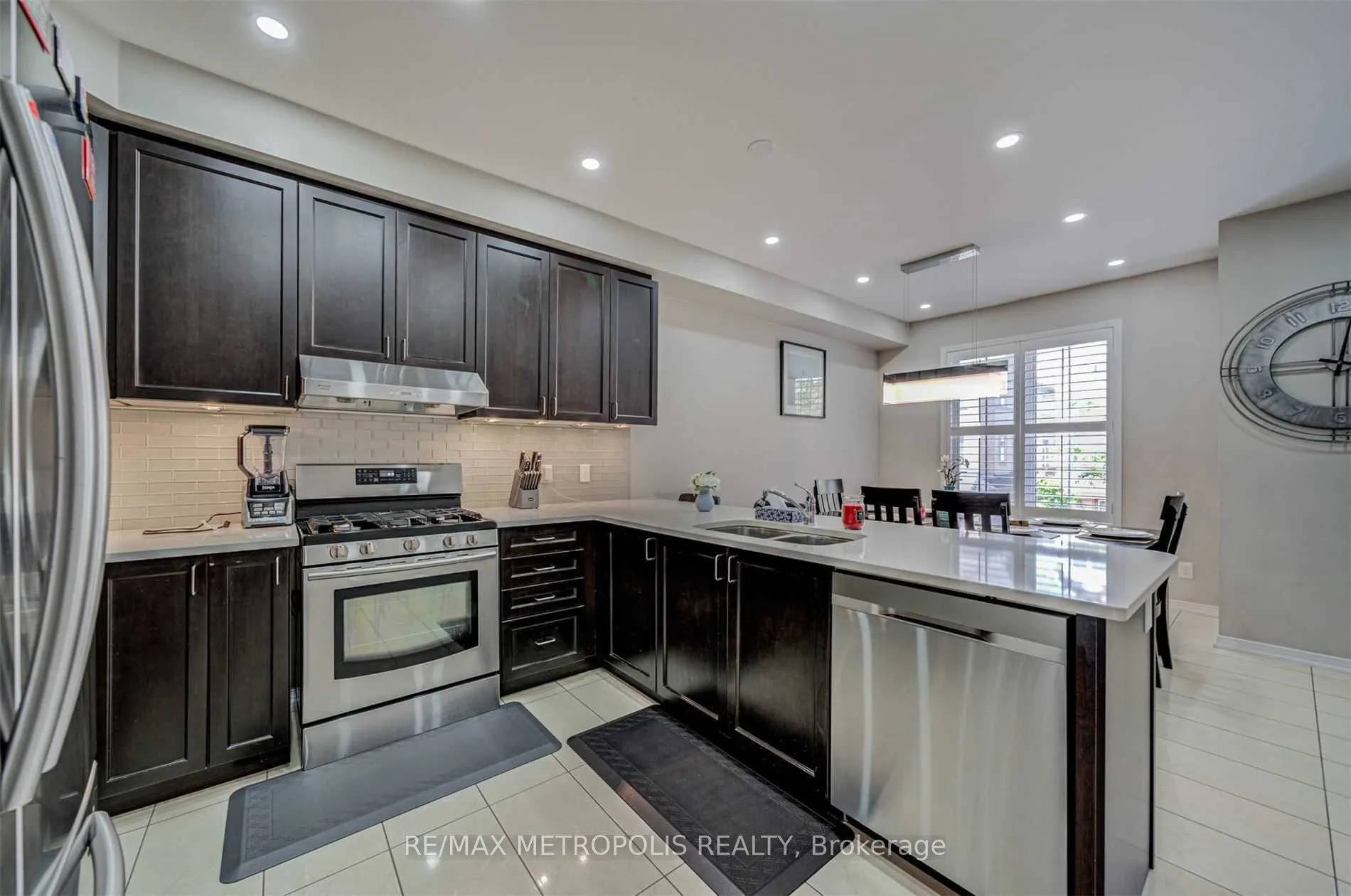 128 Cedar Lake Crescent, #183