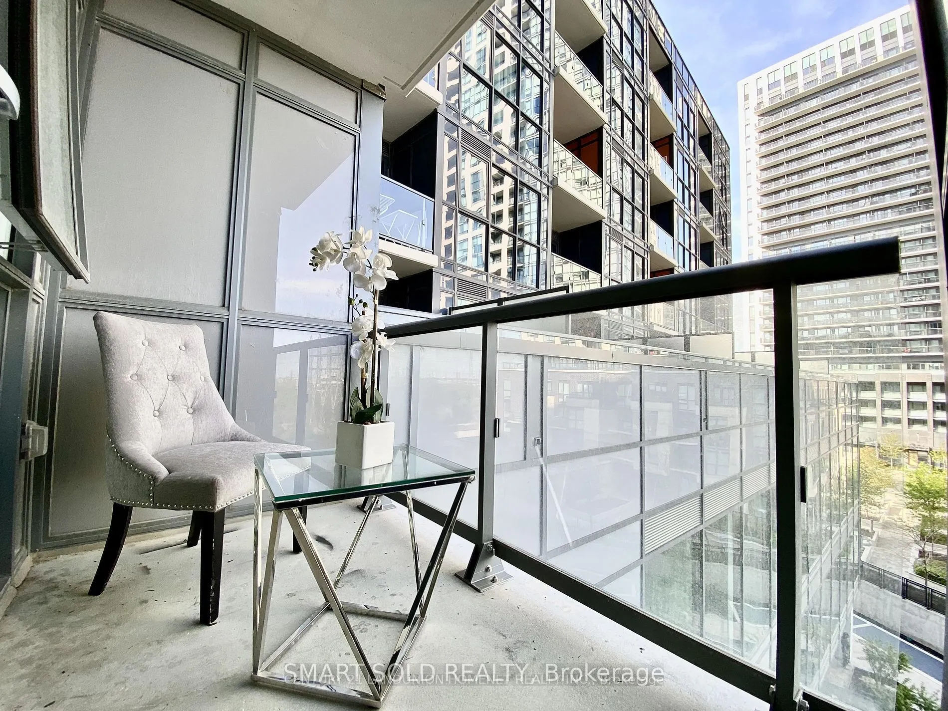 50 Thomas Riley Road, #422