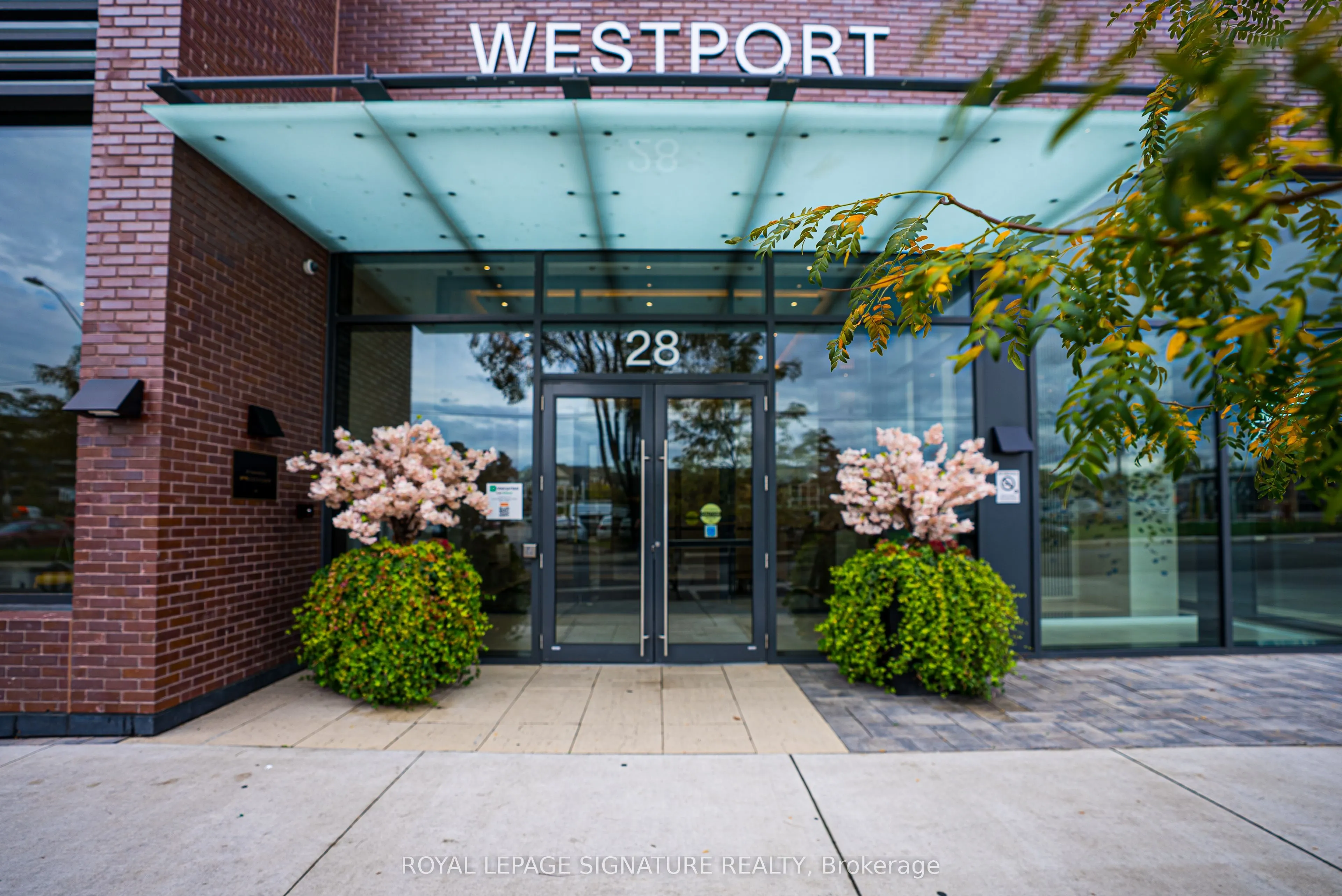 28 Ann Street, #802