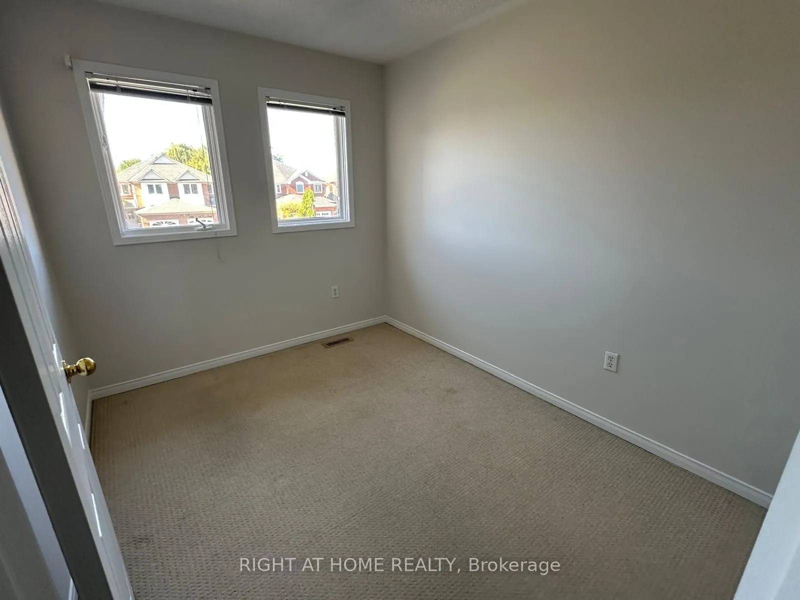 3368 Scotch Pine Gate