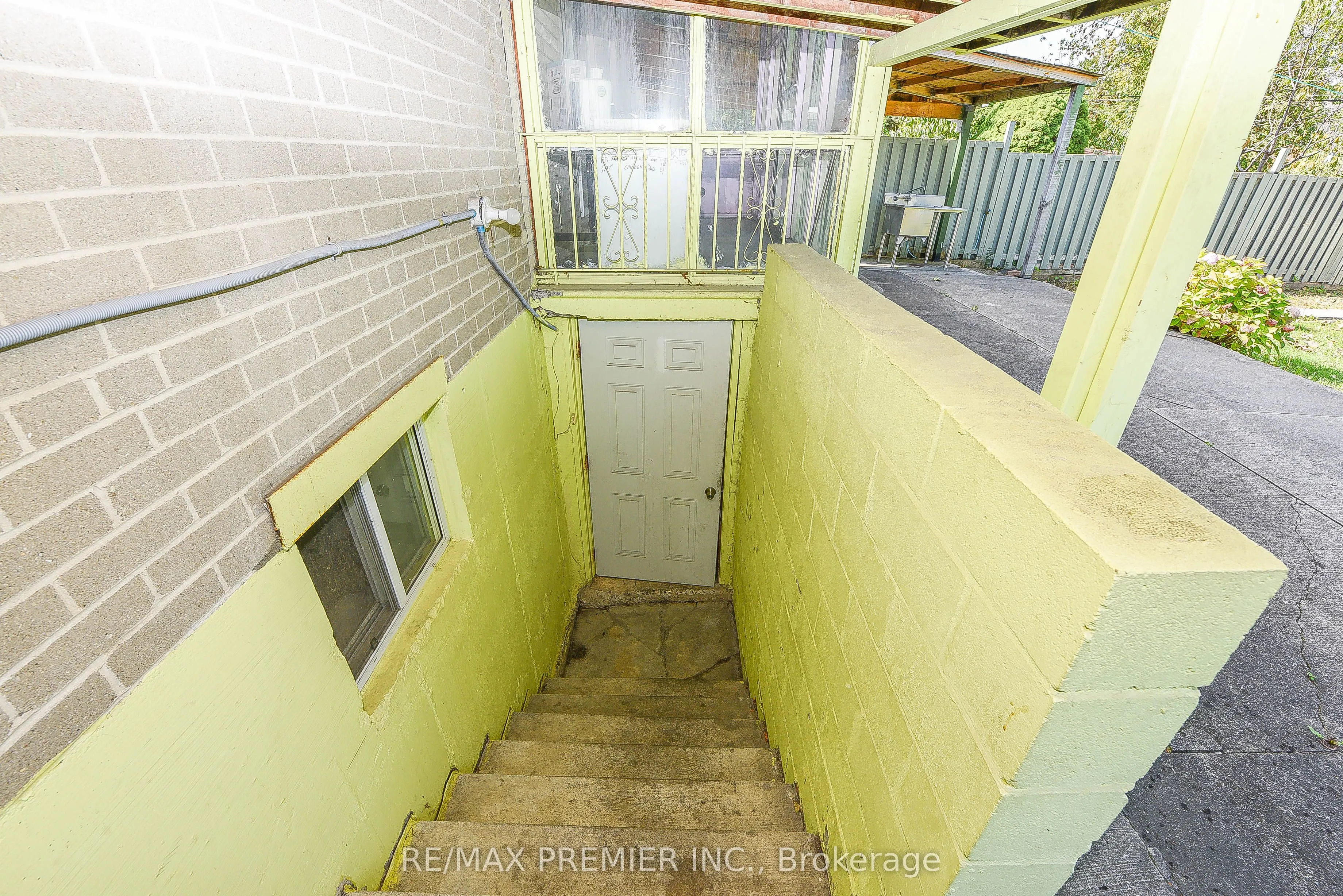 35 Taysham Crescent