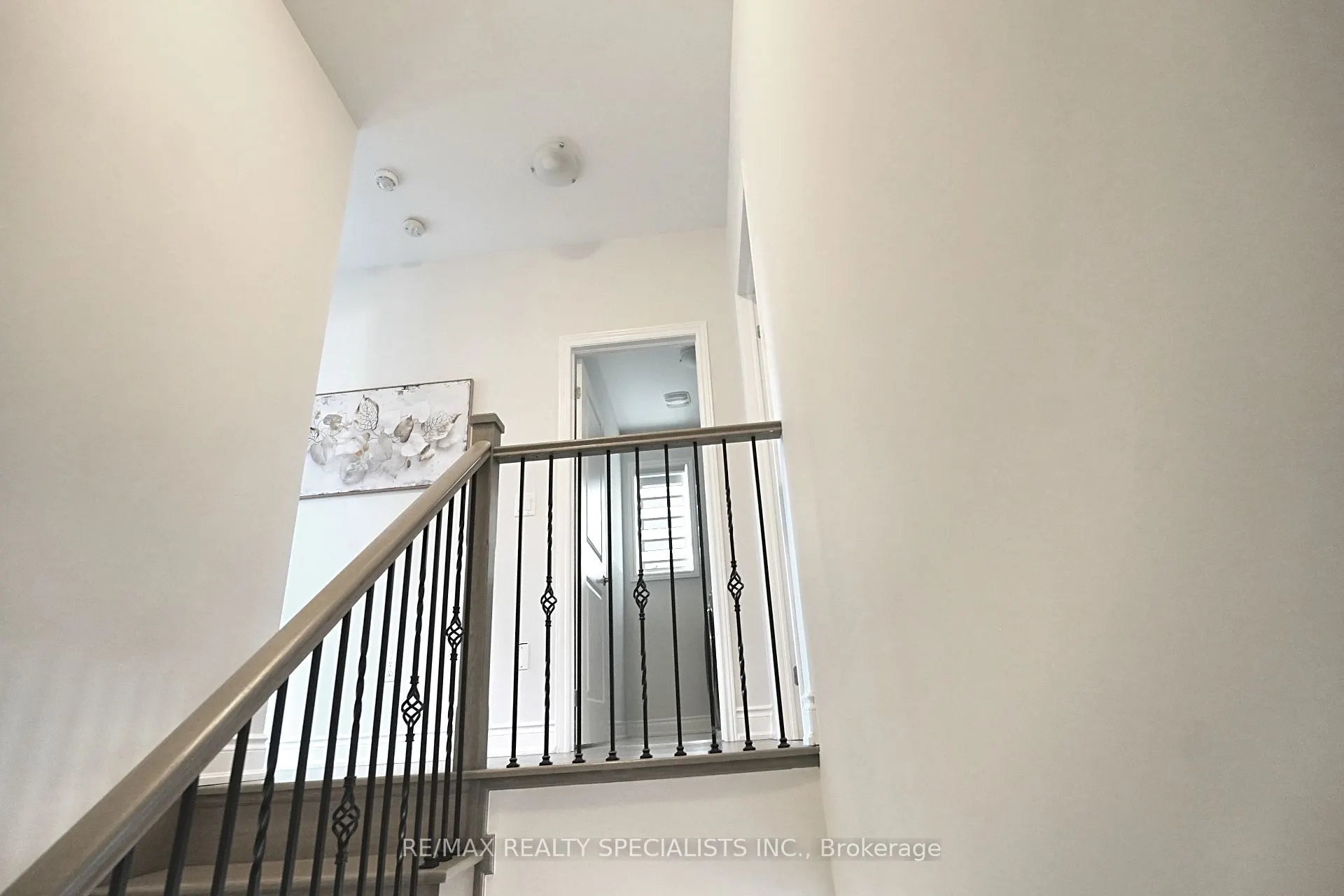 6 Del Grappa Street