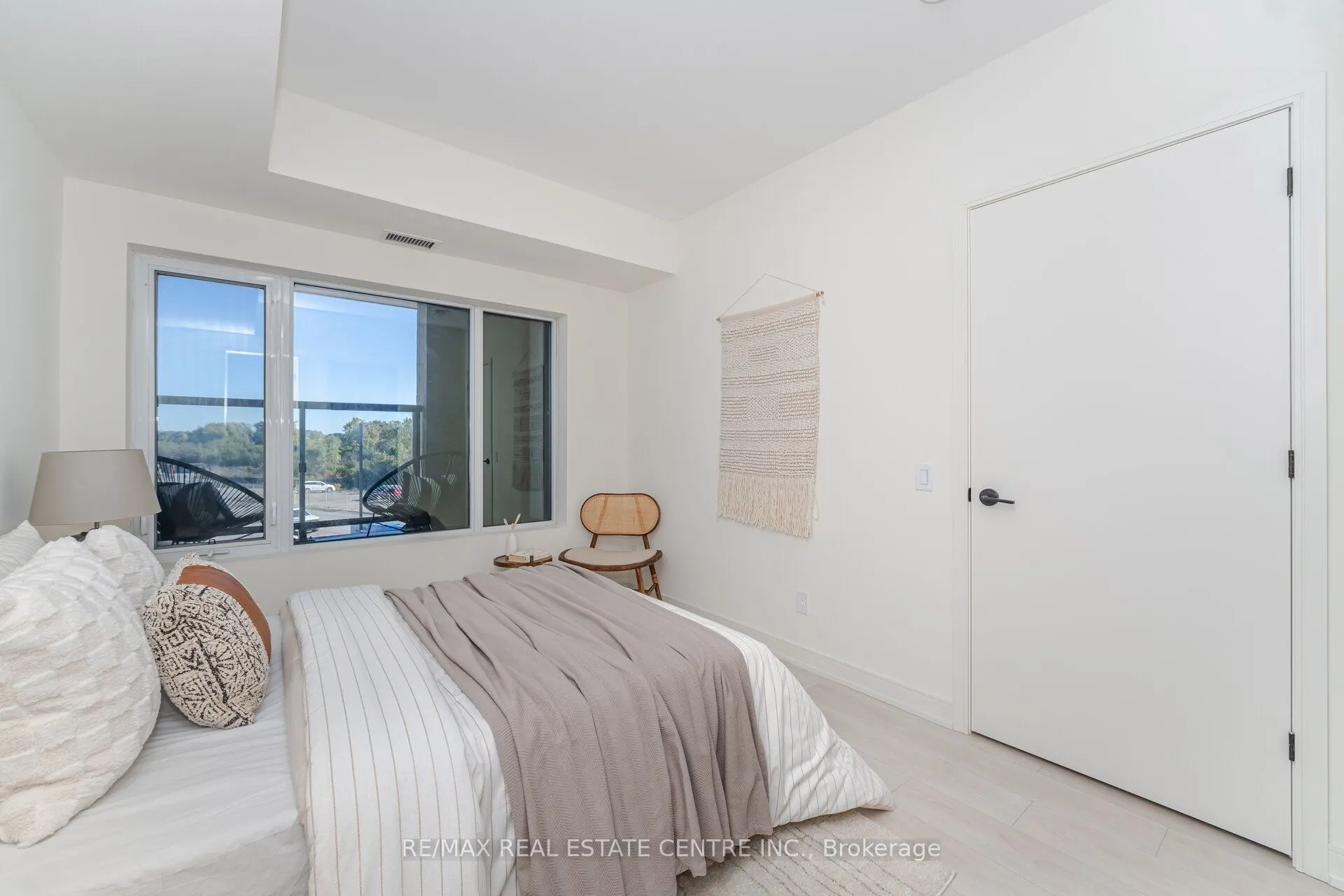 8010 Derry Road, #201
