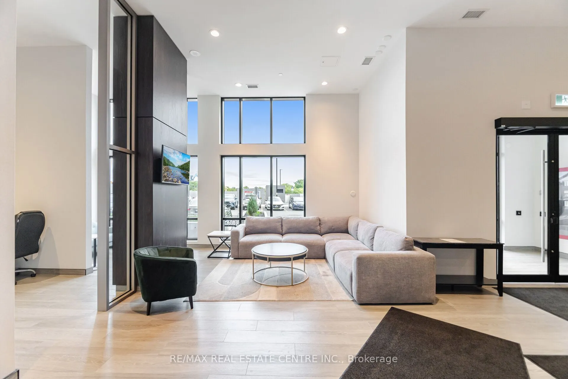8010 Derry Road, #201