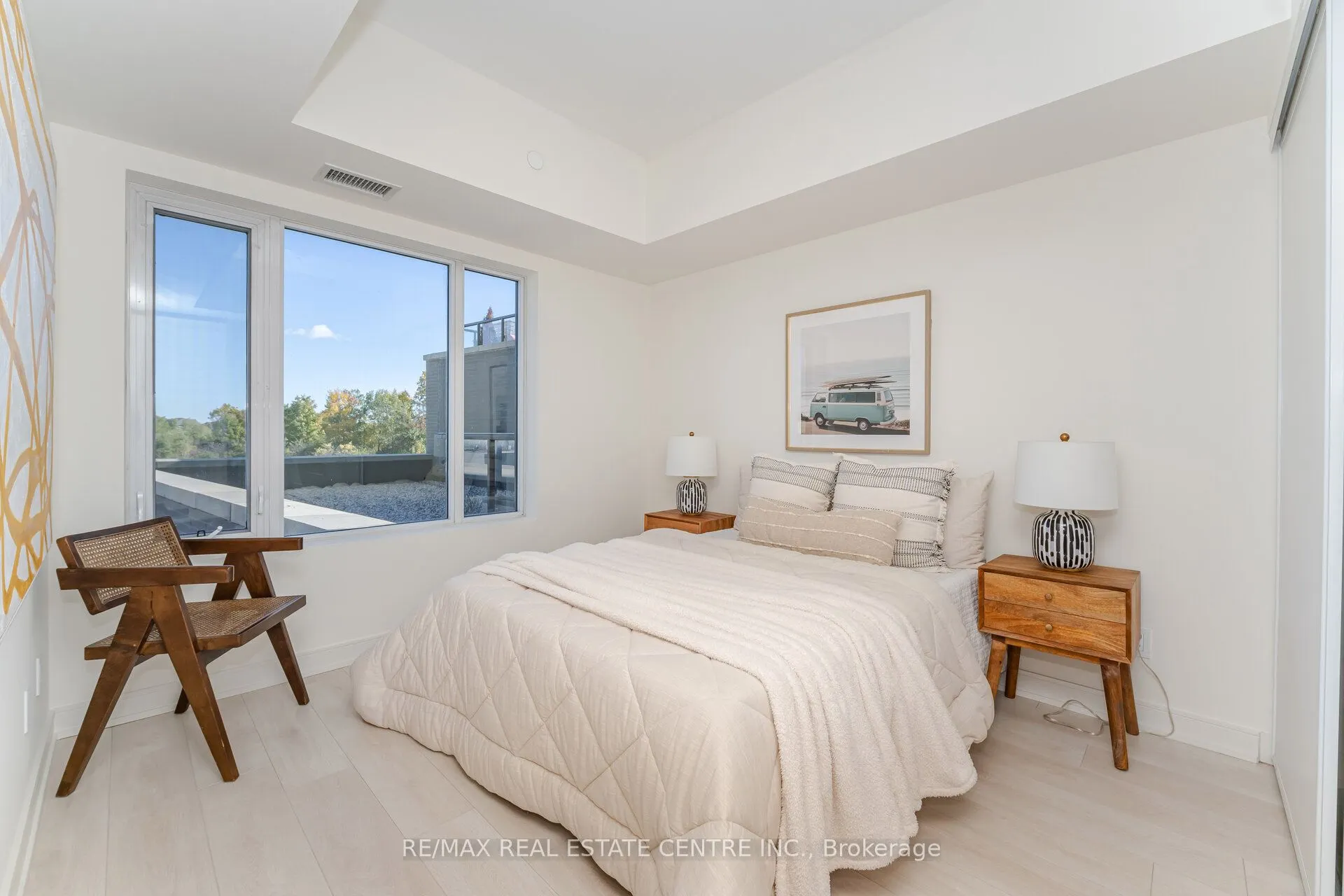 8010 Derry Road, #201