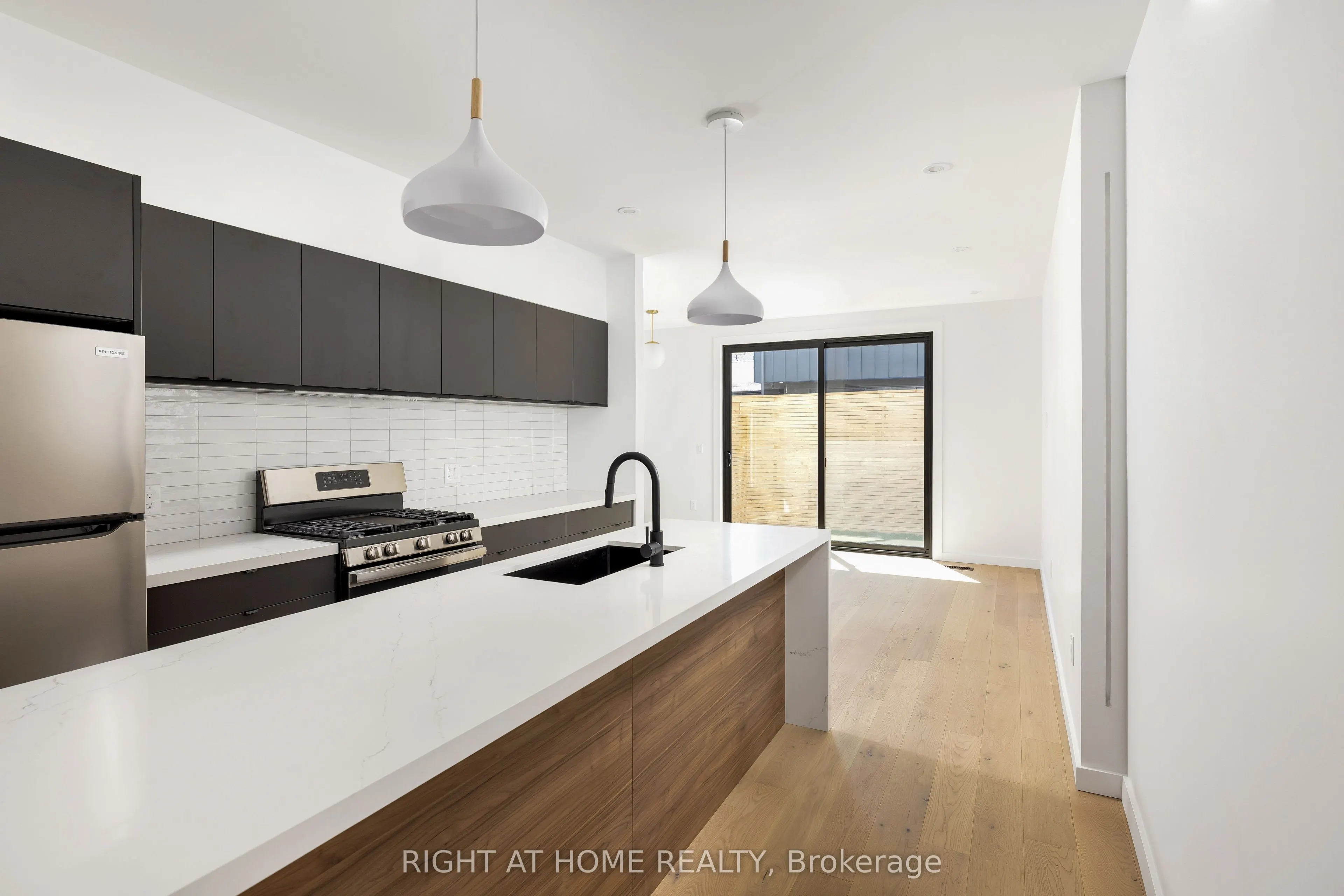 86 Lansdowne Avenue, #Unit #2