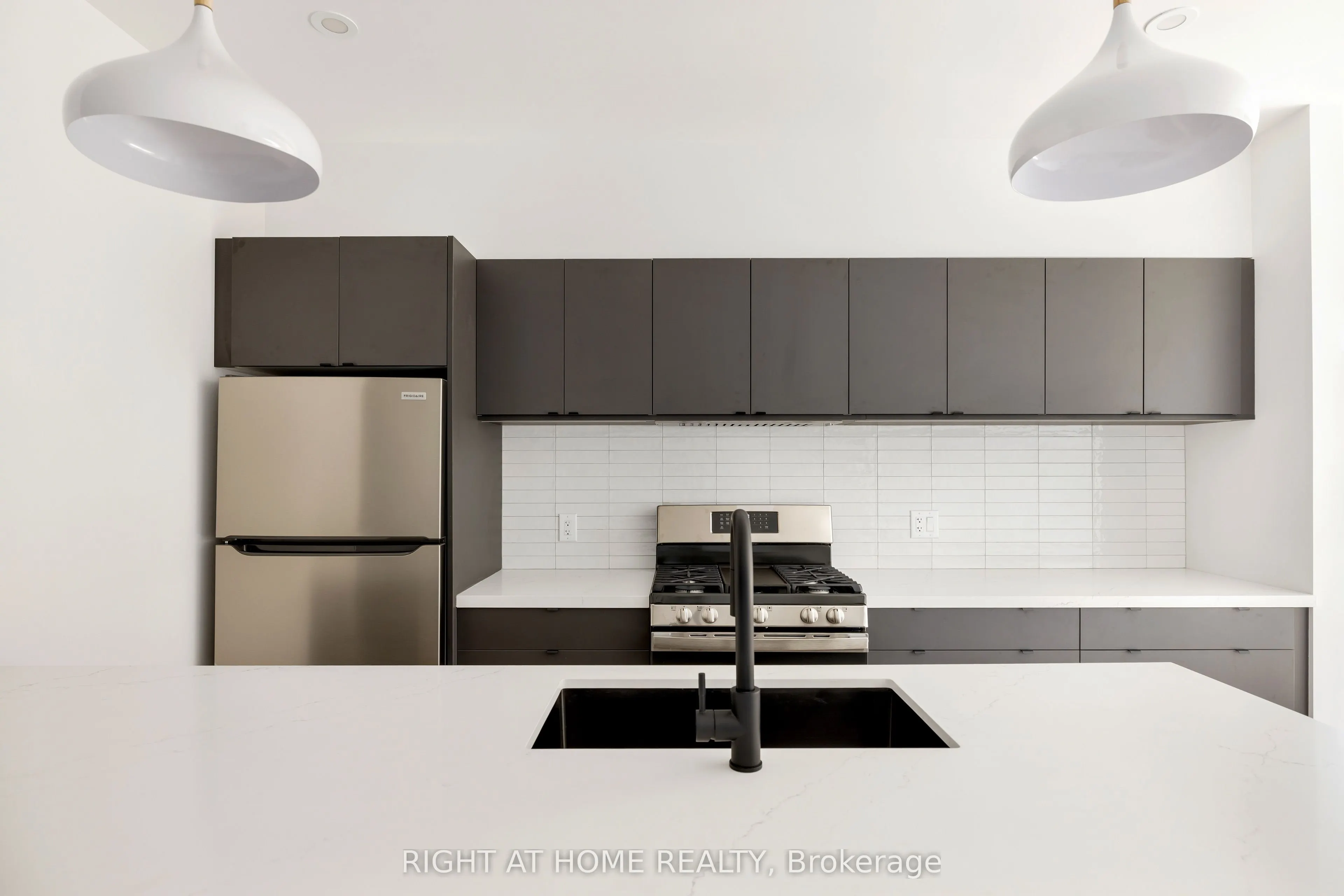 86 Lansdowne Avenue, #Unit #2