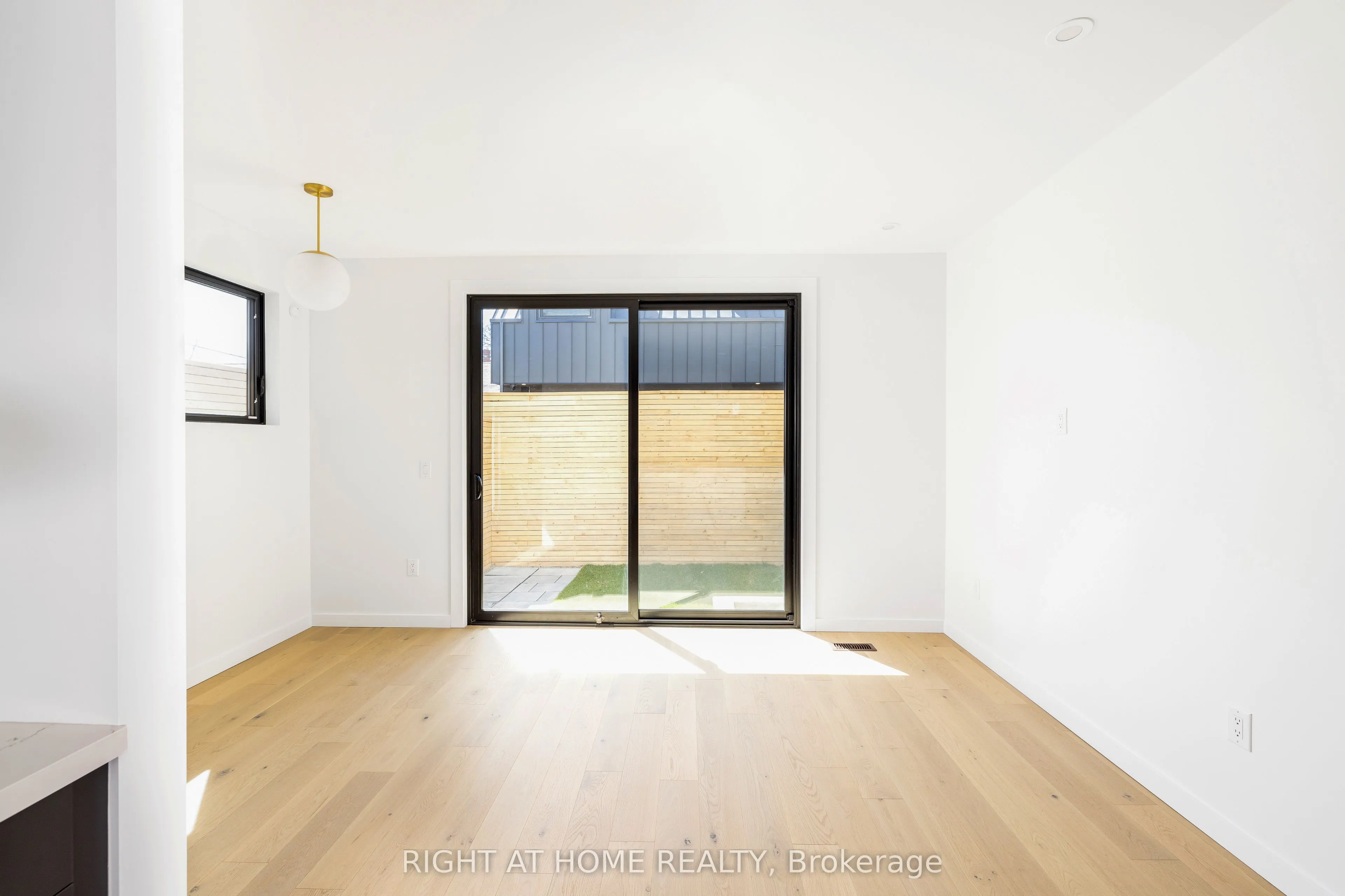 86 Lansdowne Avenue, #Unit #2