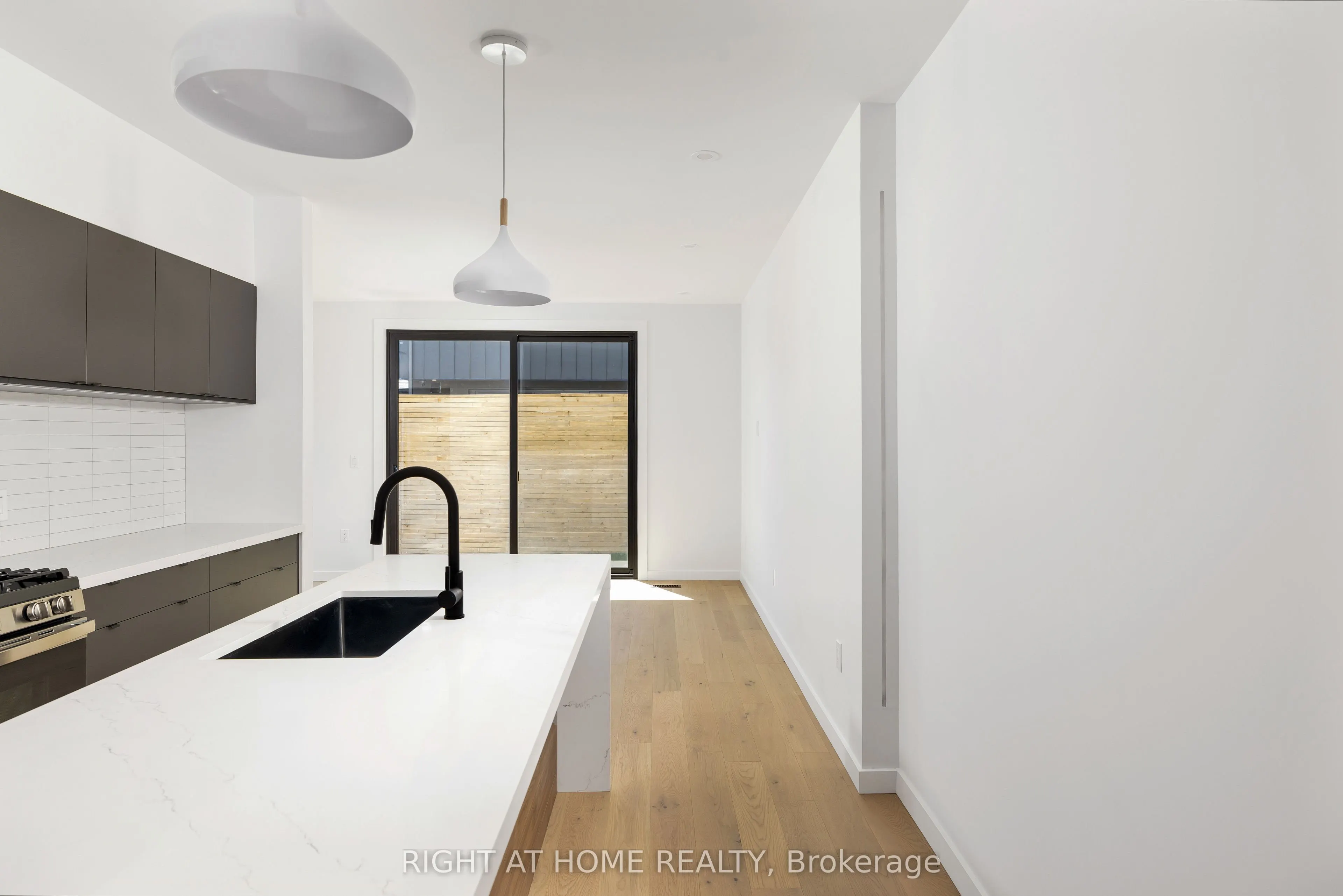 86 Lansdowne Avenue, #Unit #2