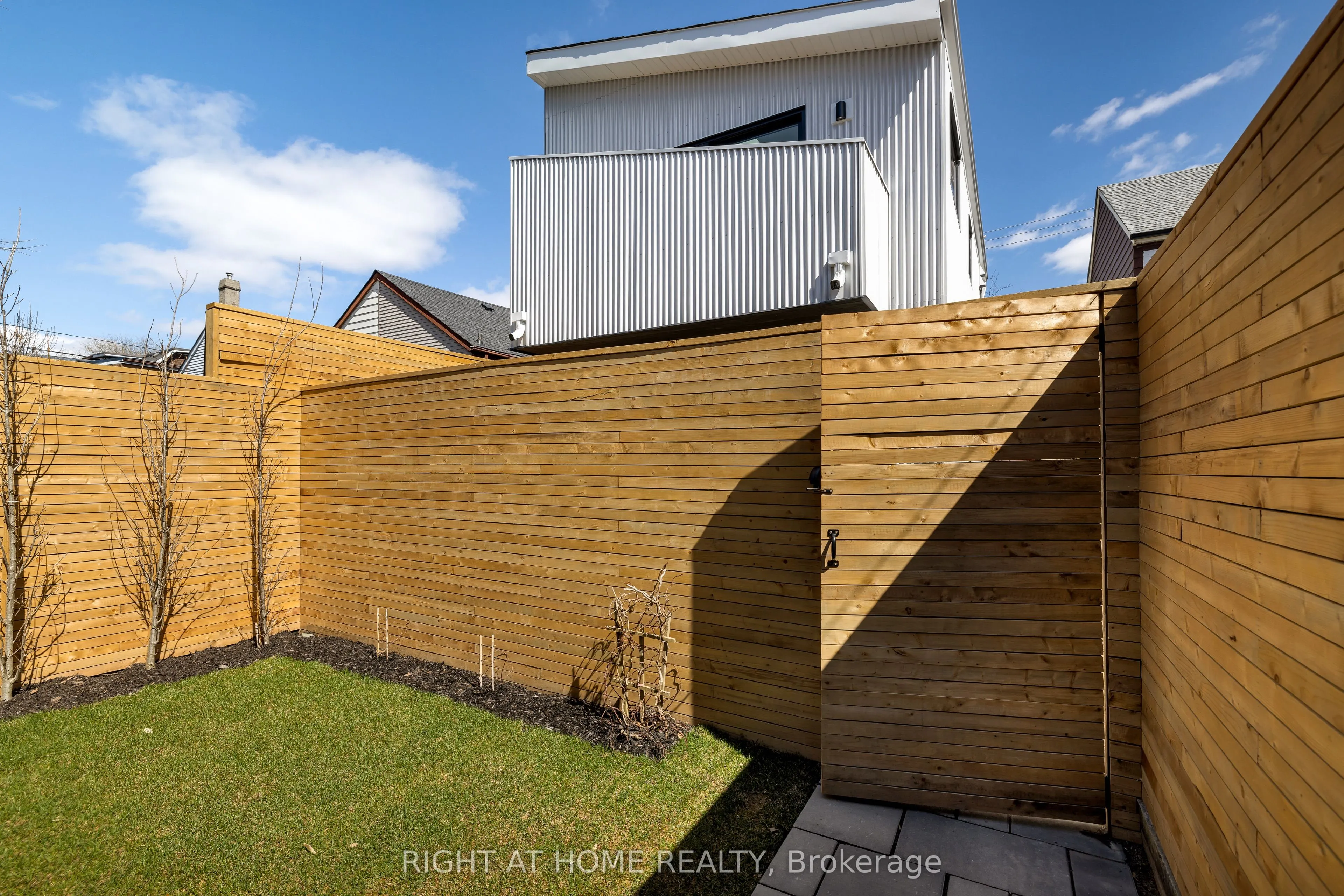 86 Lansdowne Avenue, #Unit #2
