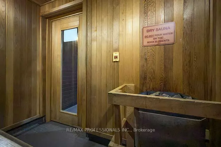 1 Valhalla Inn Road, #1202