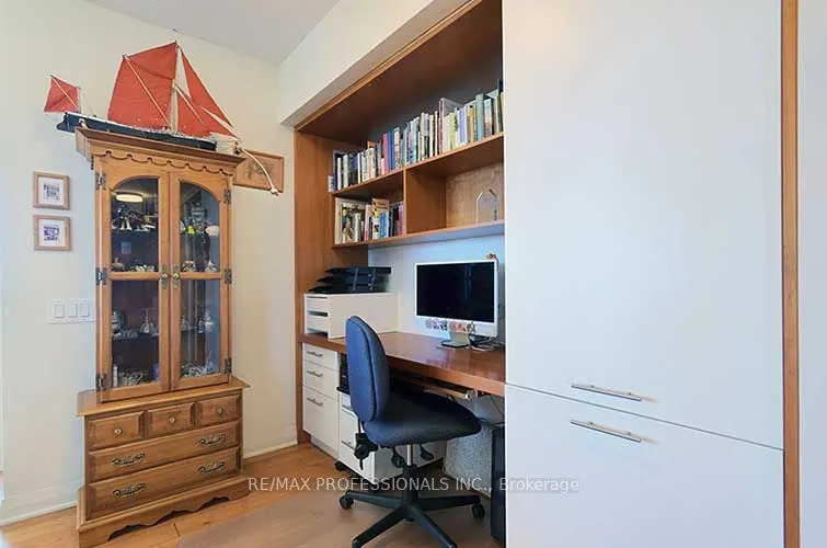 1 Valhalla Inn Road, #1202