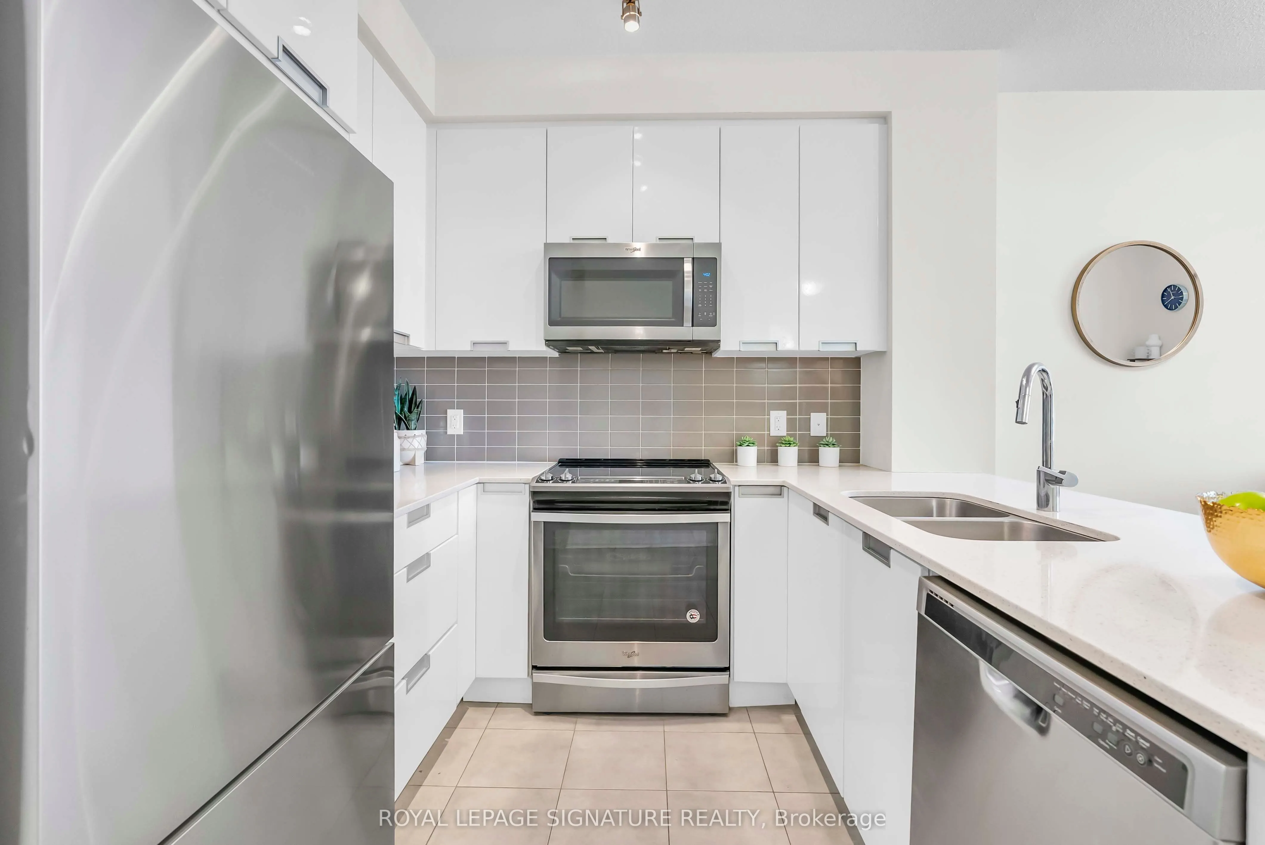 5033 Four Springs Avenue, #1811
