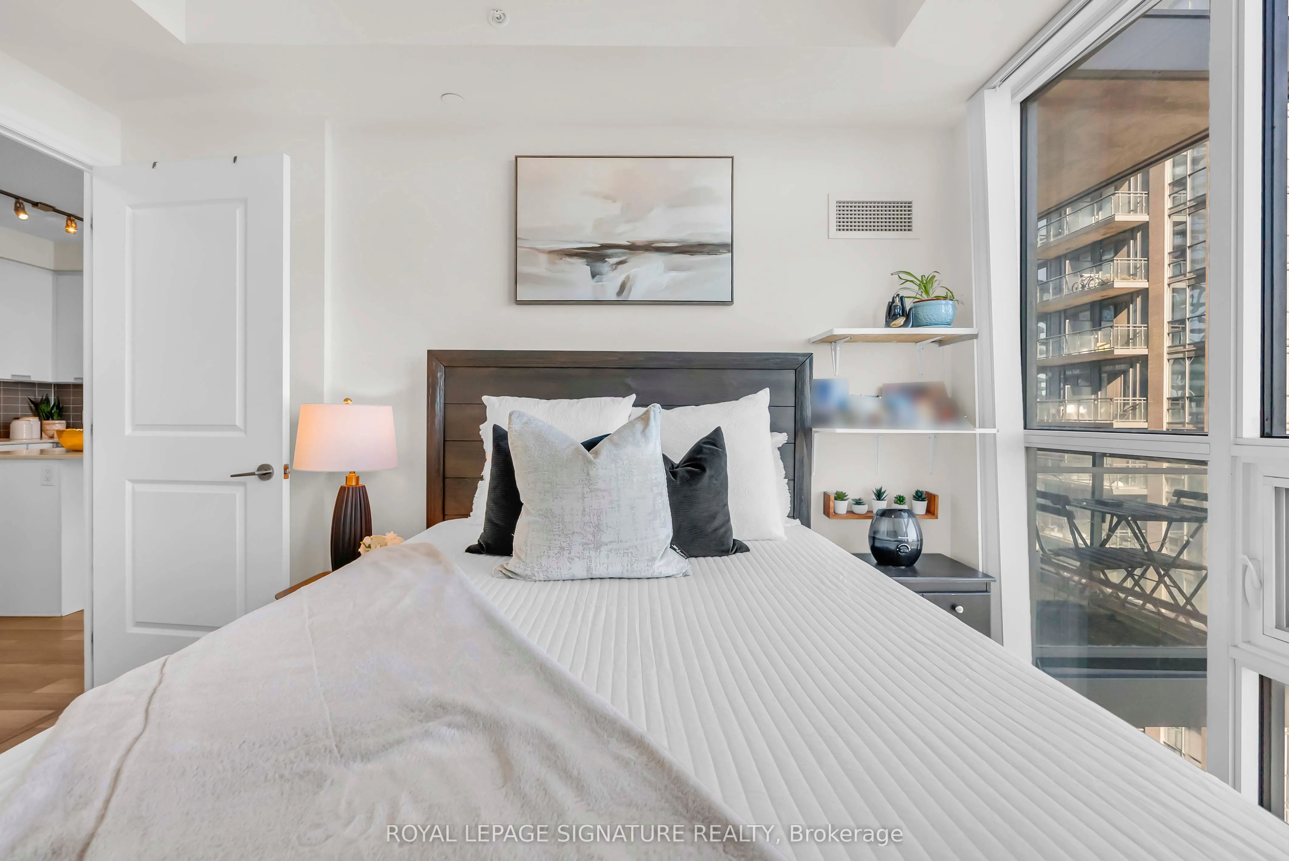 5033 Four Springs Avenue, #1811