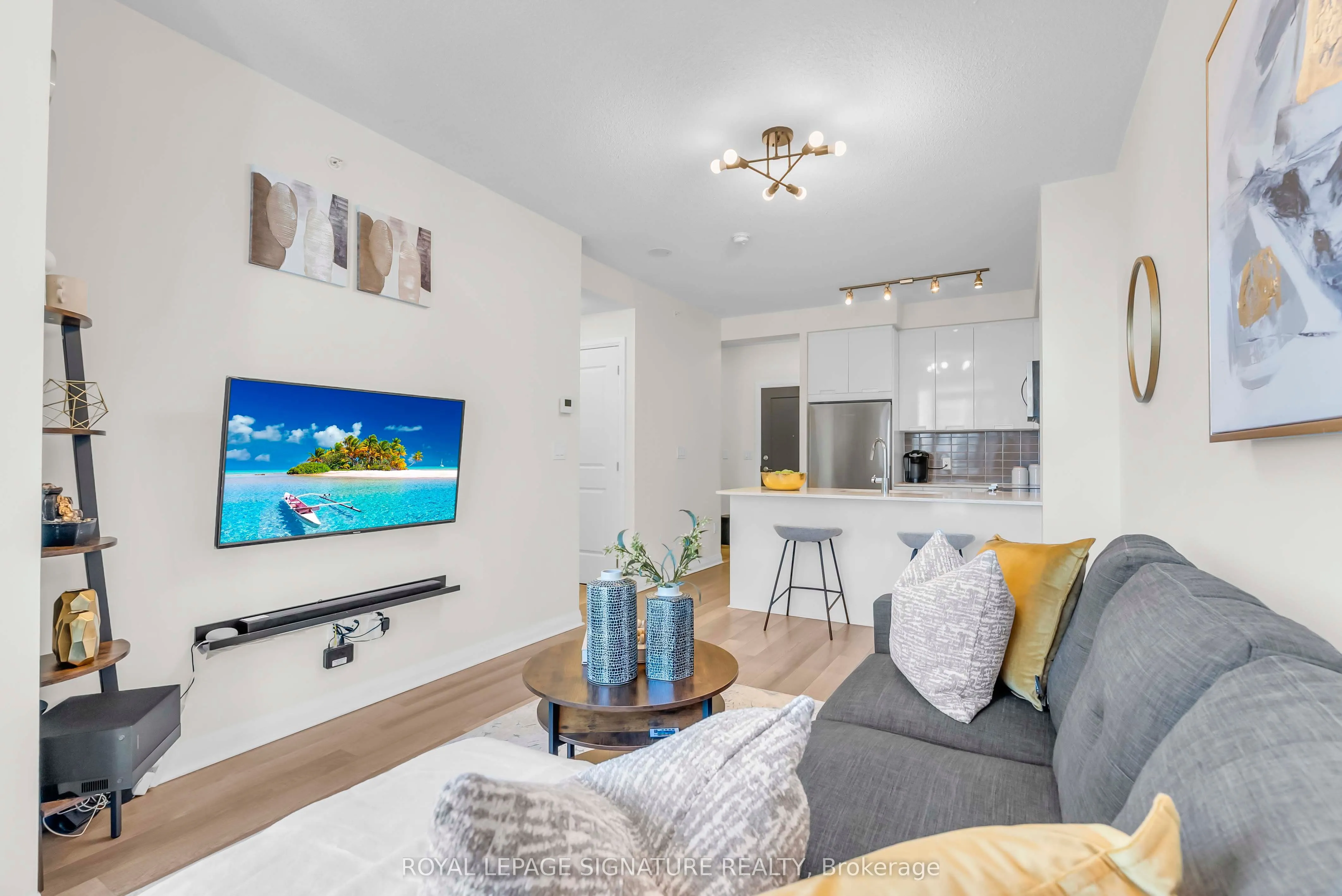 5033 Four Springs Avenue, #1811