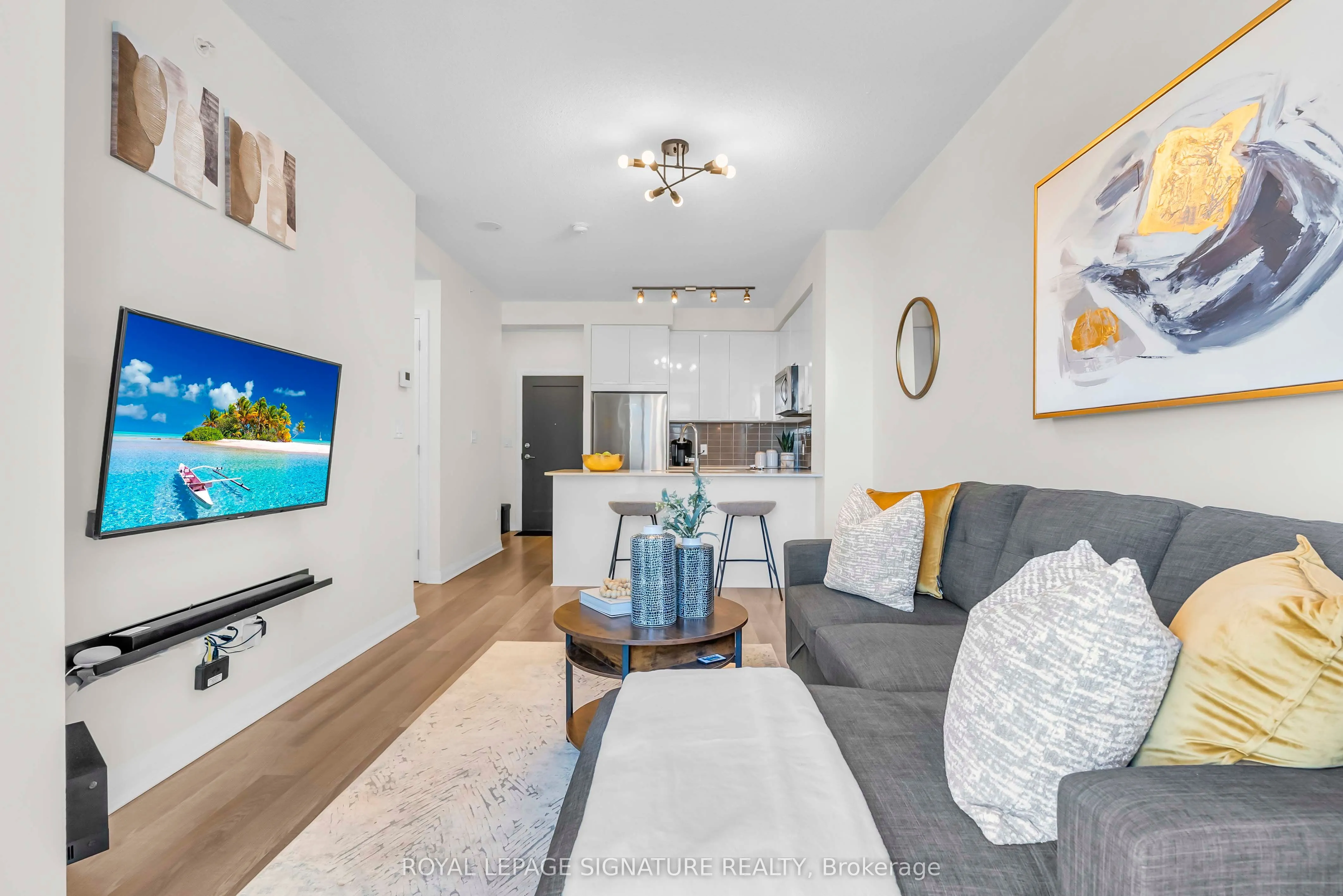 5033 Four Springs Avenue, #1811