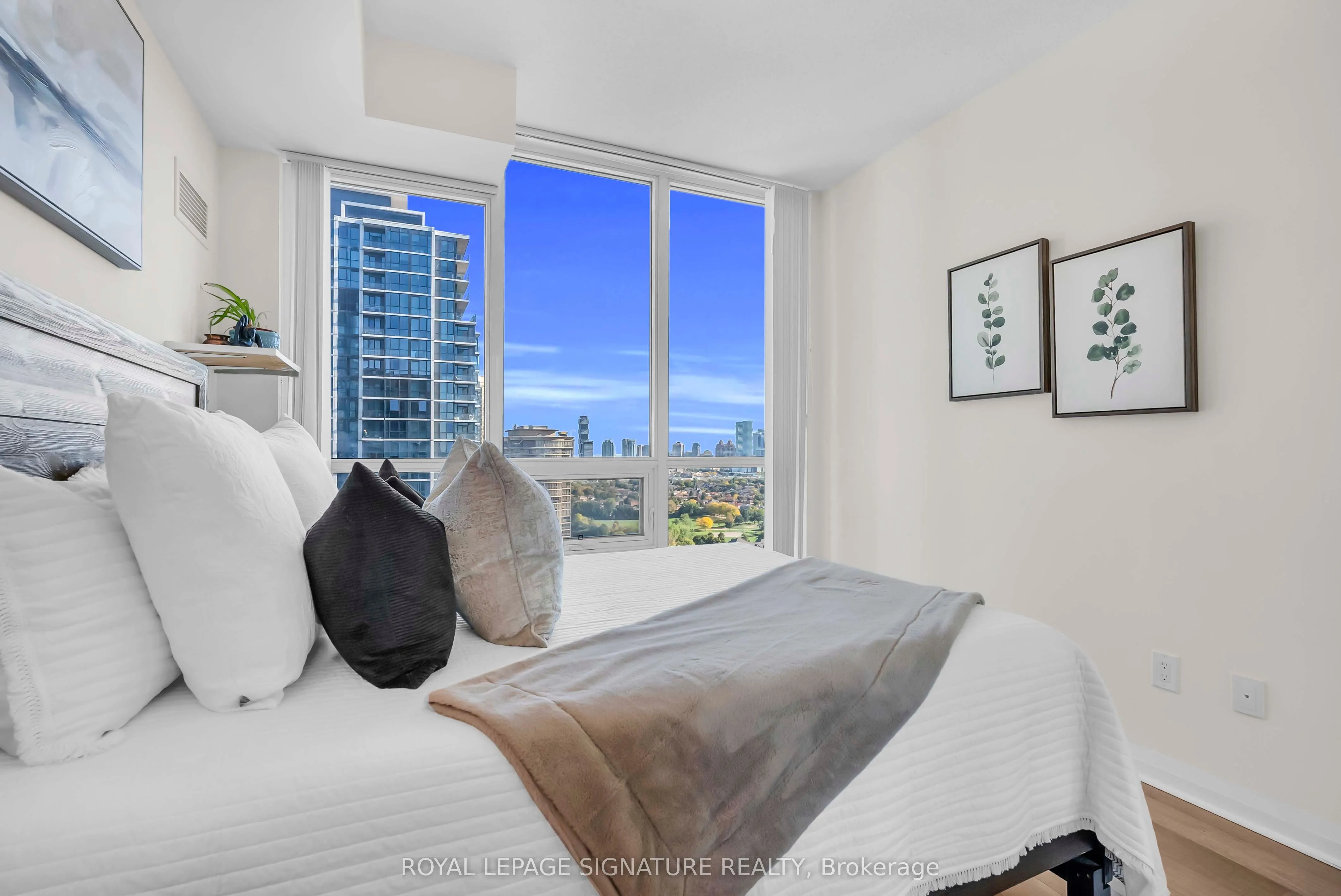 5033 Four Springs Avenue, #1811