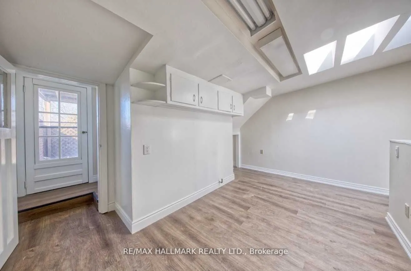 46 Springhurst Avenue, #Upper