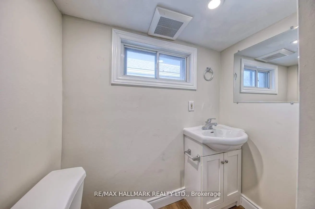 46 Springhurst Avenue, #Upper