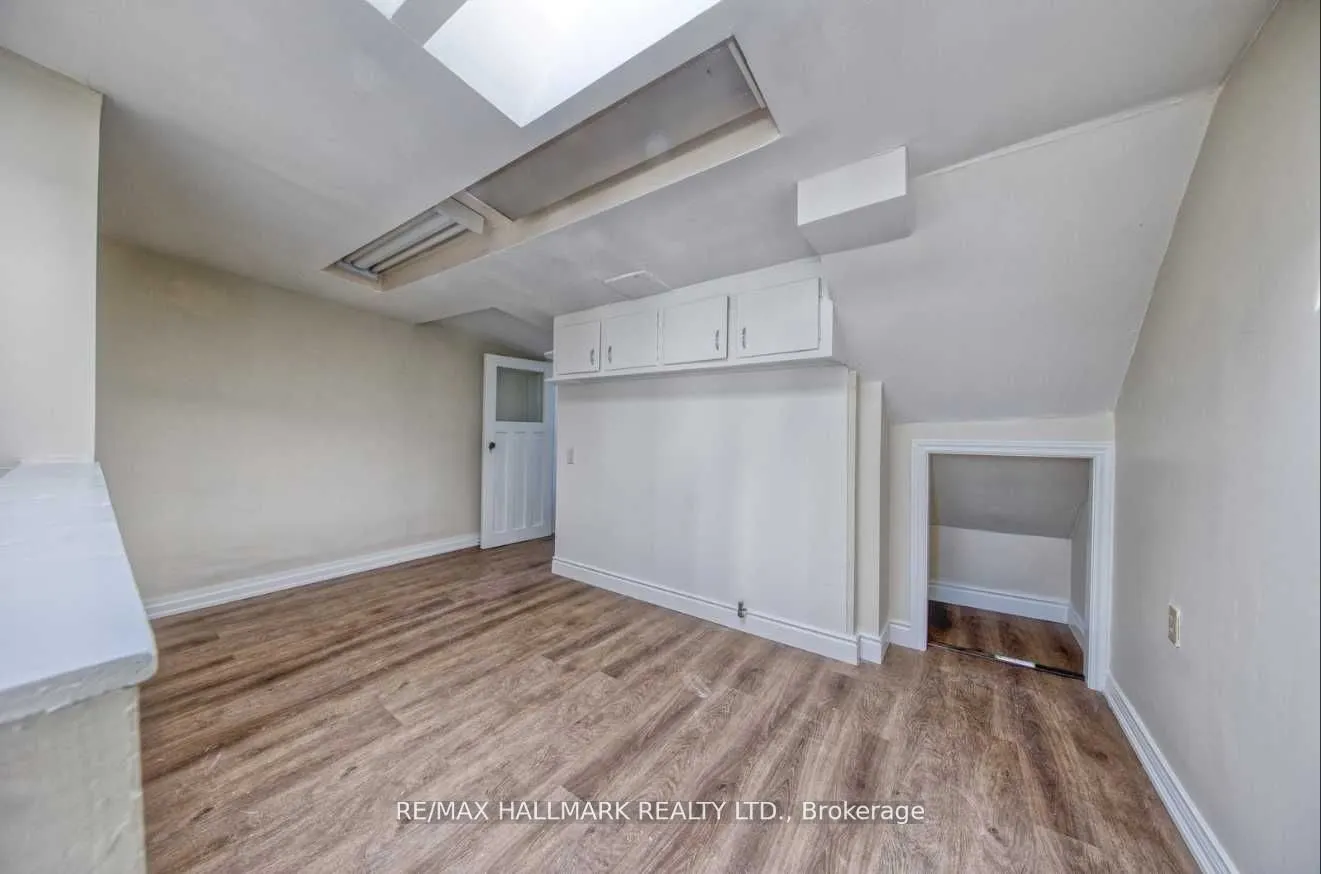 46 Springhurst Avenue, #Upper