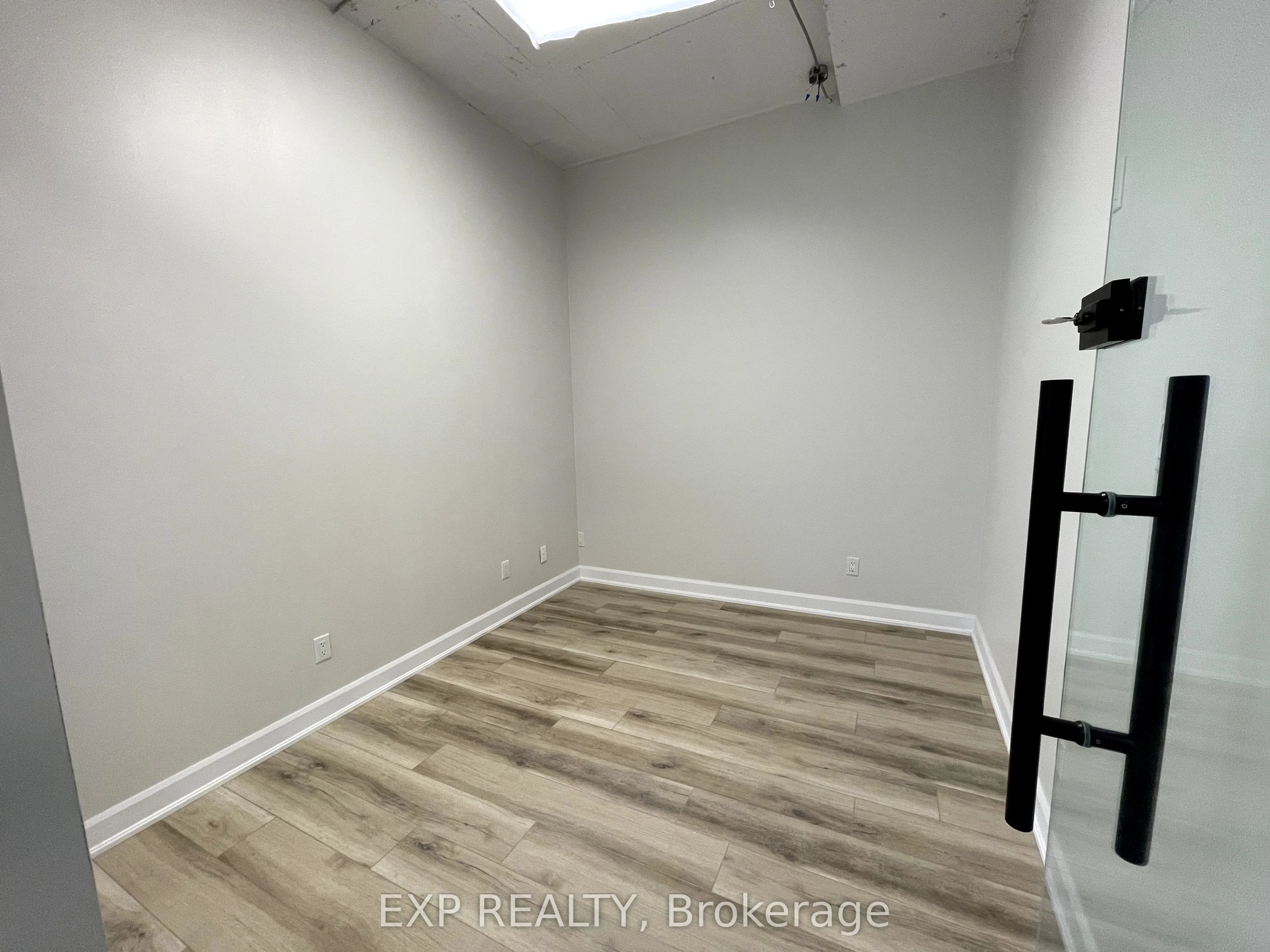 230 Lakeshore Road E, #205-5A