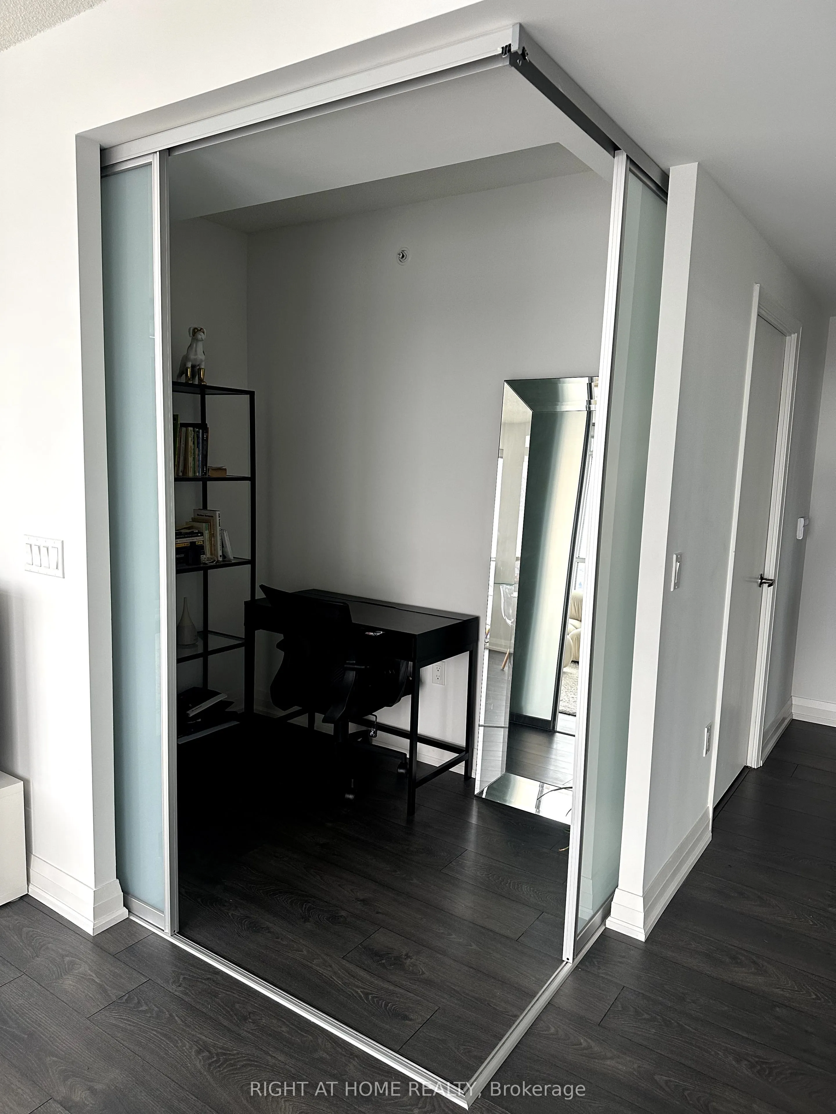 30 Gibbs Road, #3002