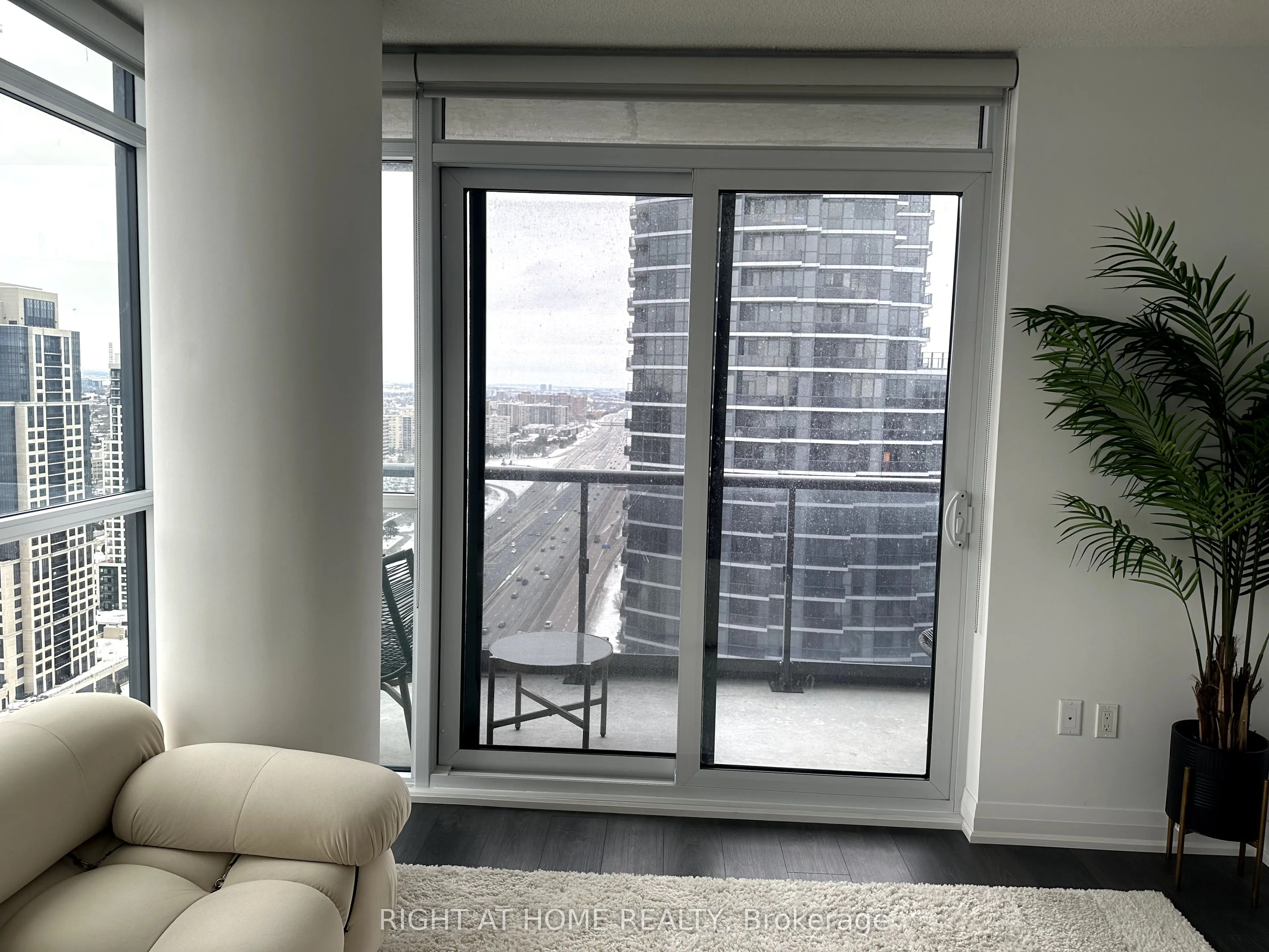30 Gibbs Road, #3002