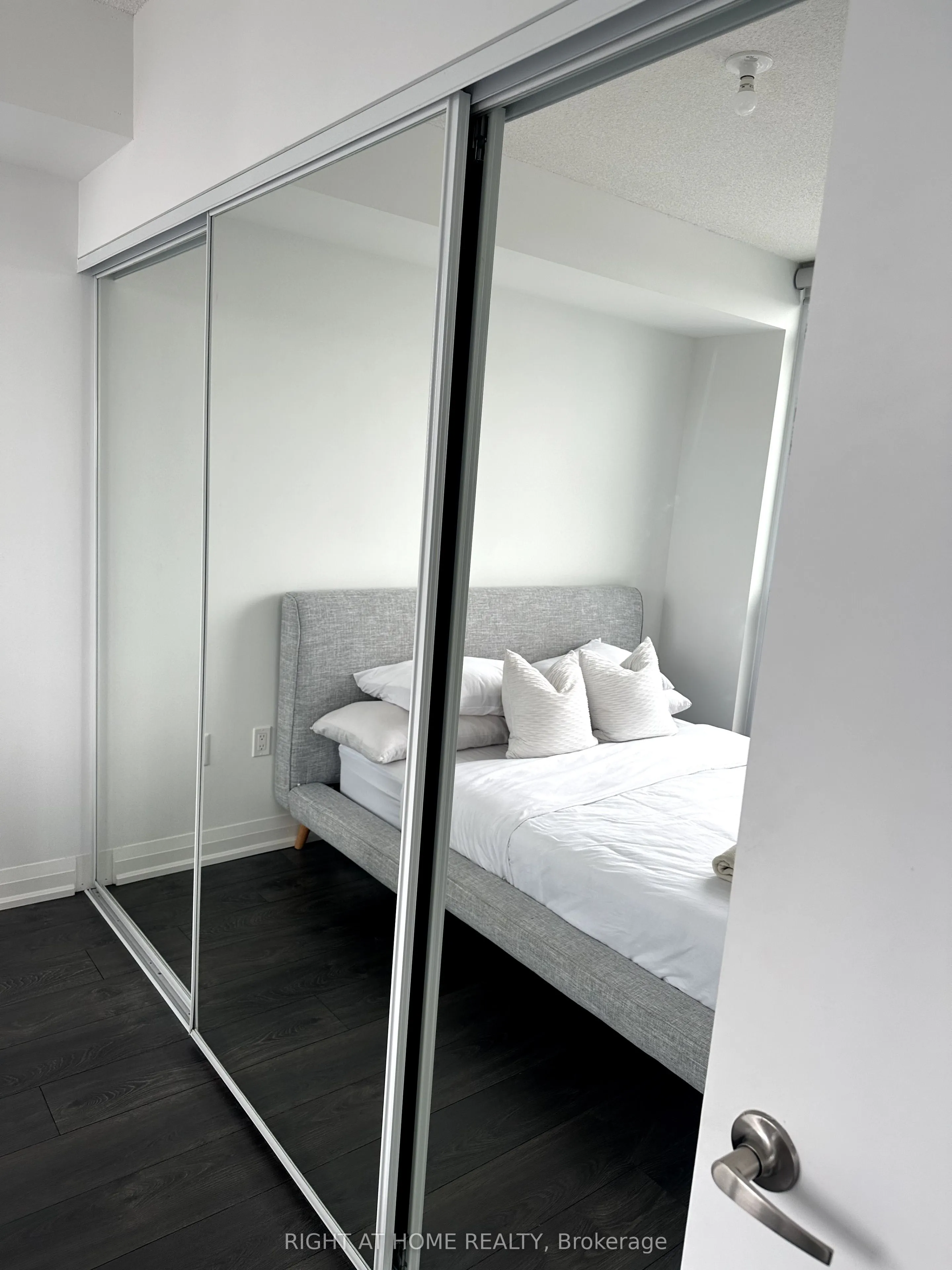 30 Gibbs Road, #3002