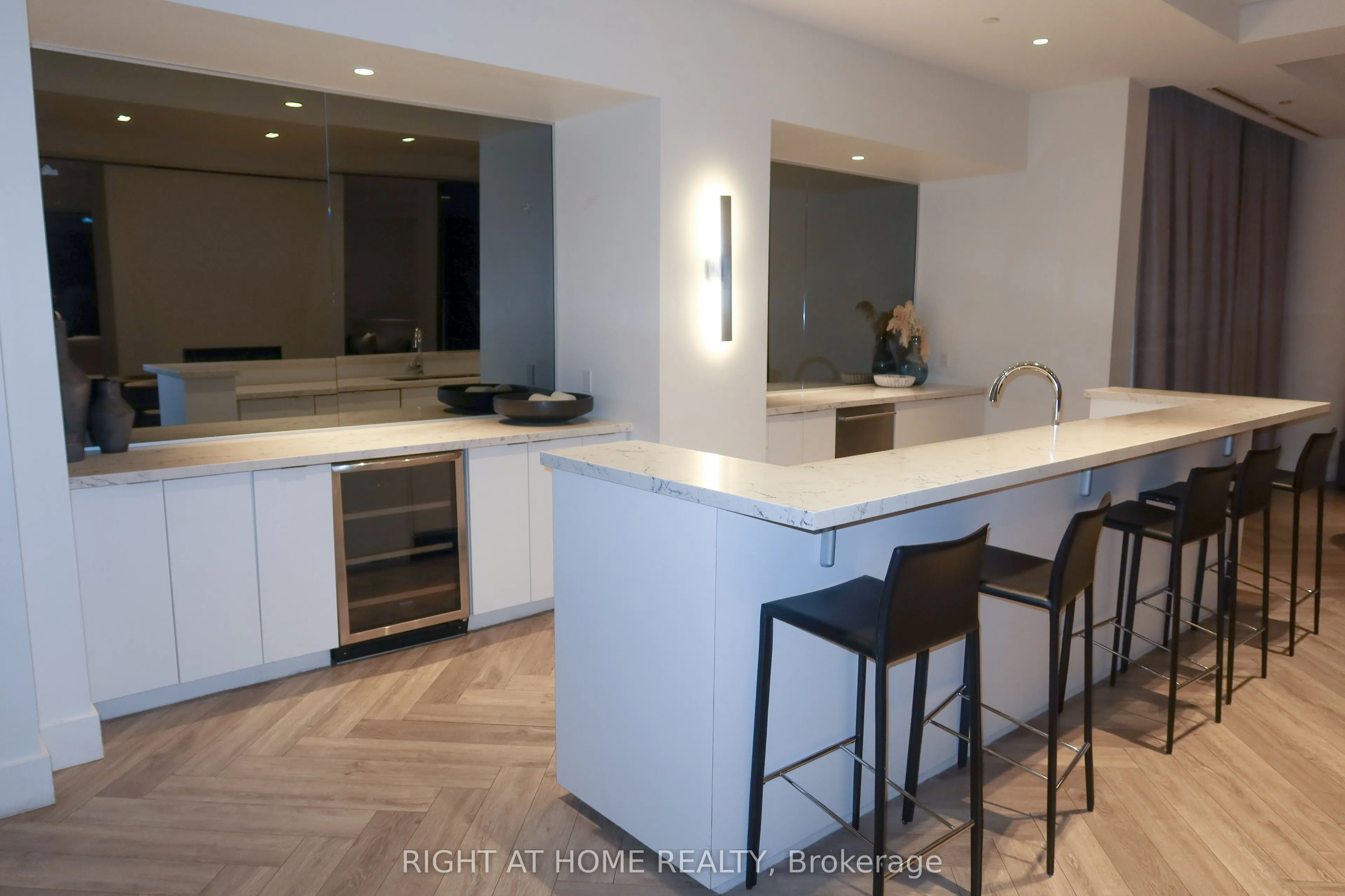 30 Gibbs Road, #3002