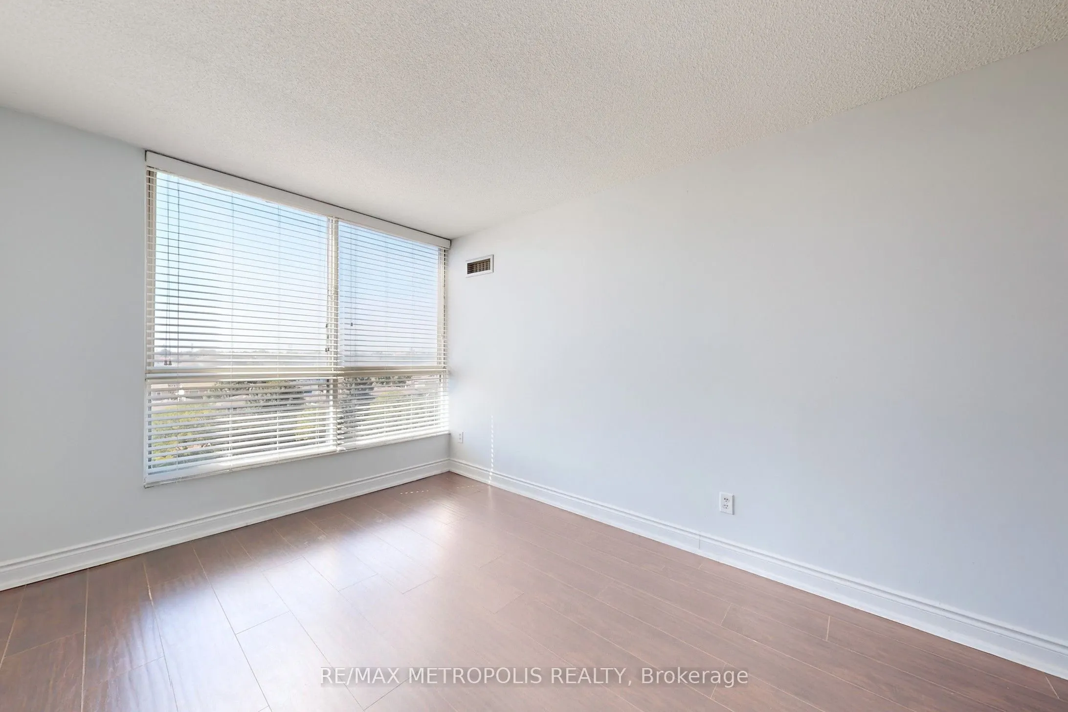 2901 Kipling Avenue, #606