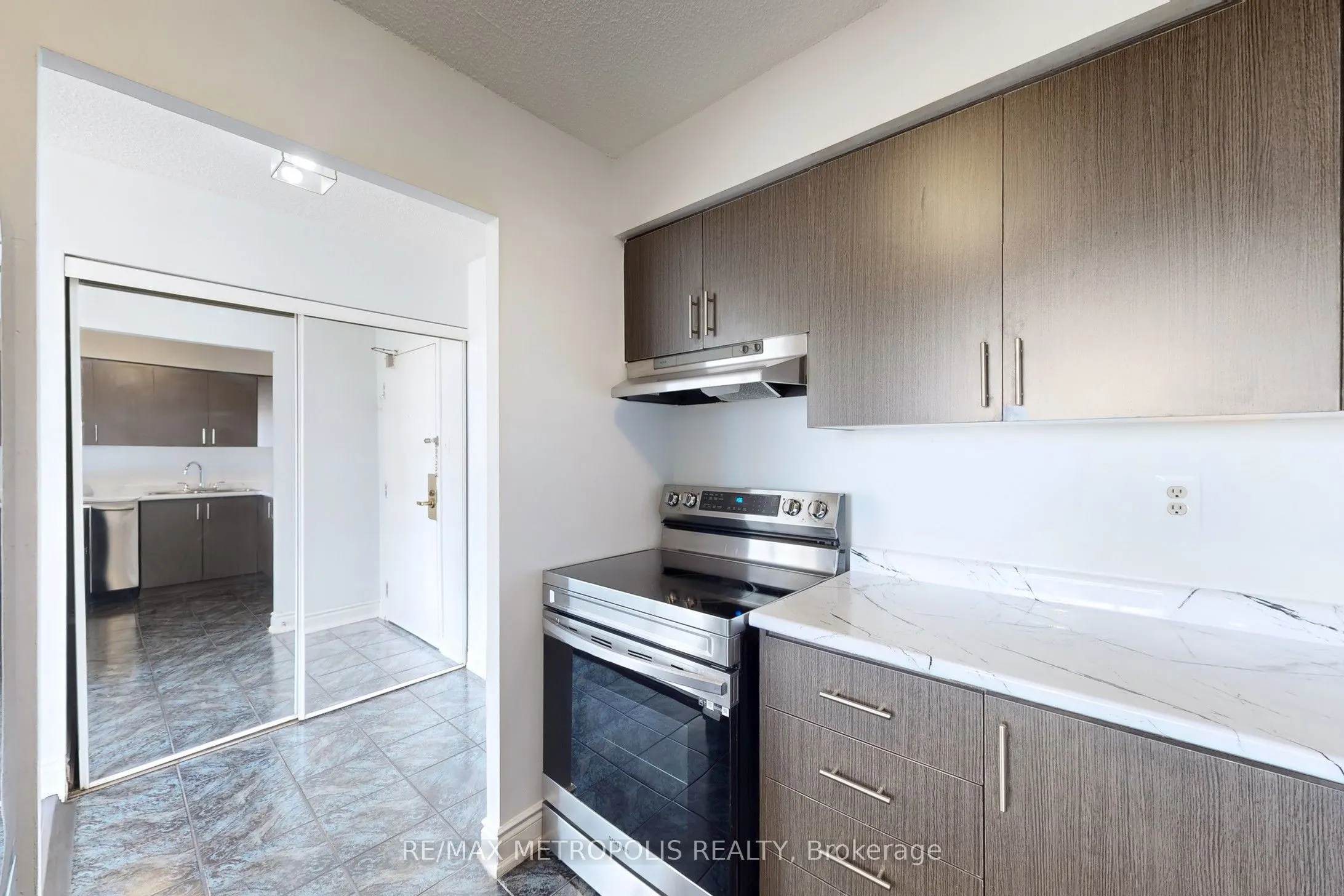 2901 Kipling Avenue, #606