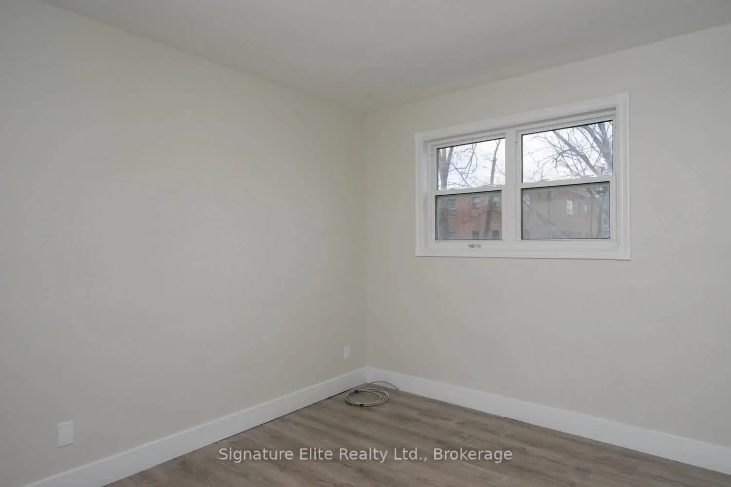 112 Alder Crescent, #302