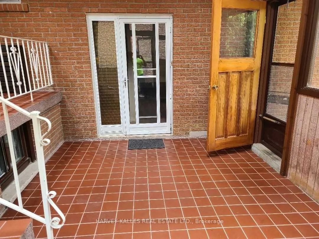2379 Hensall Street, #Lower