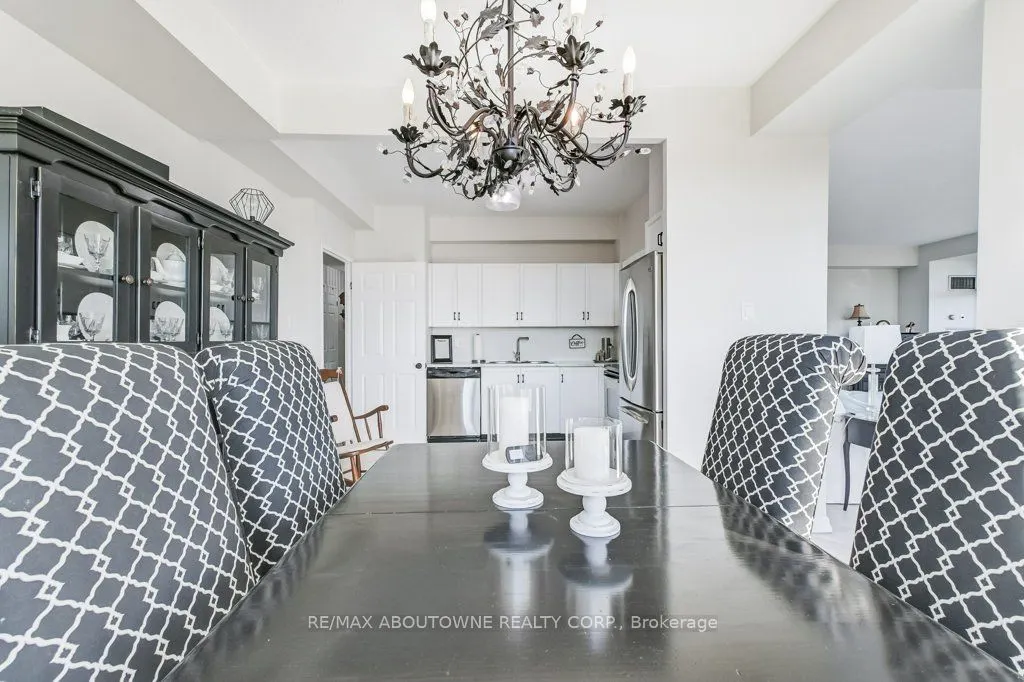 2511 Lakeshore Road W, #519