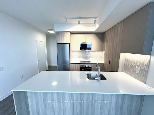 2485 Eglinton Avenue W, #406