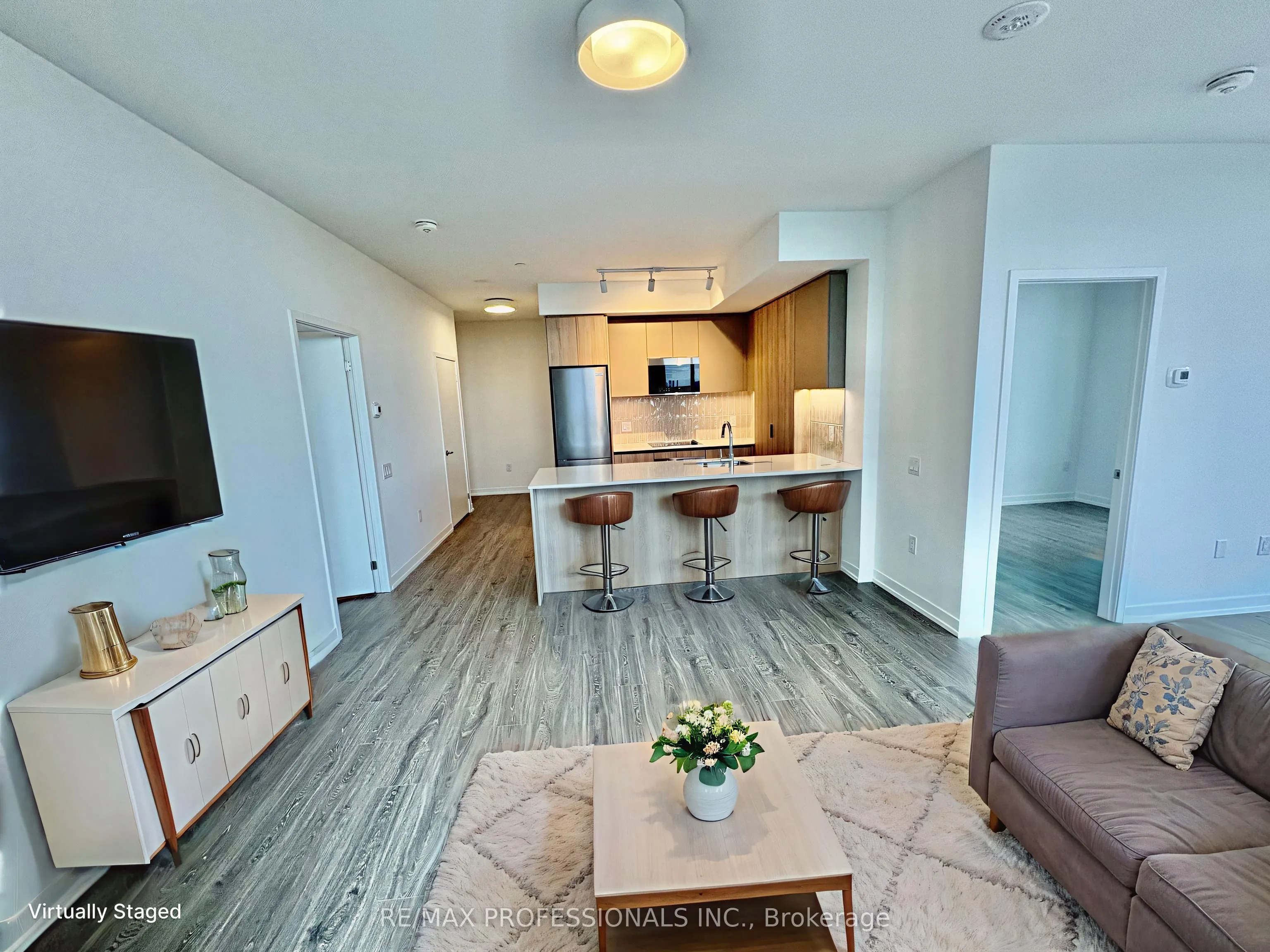 2485 Eglinton Avenue W, #406