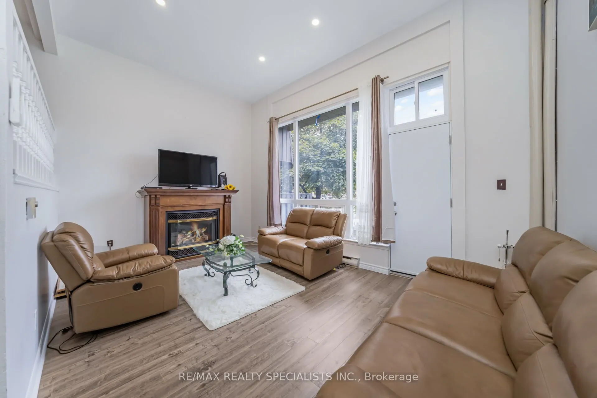20 Darras Court, #20