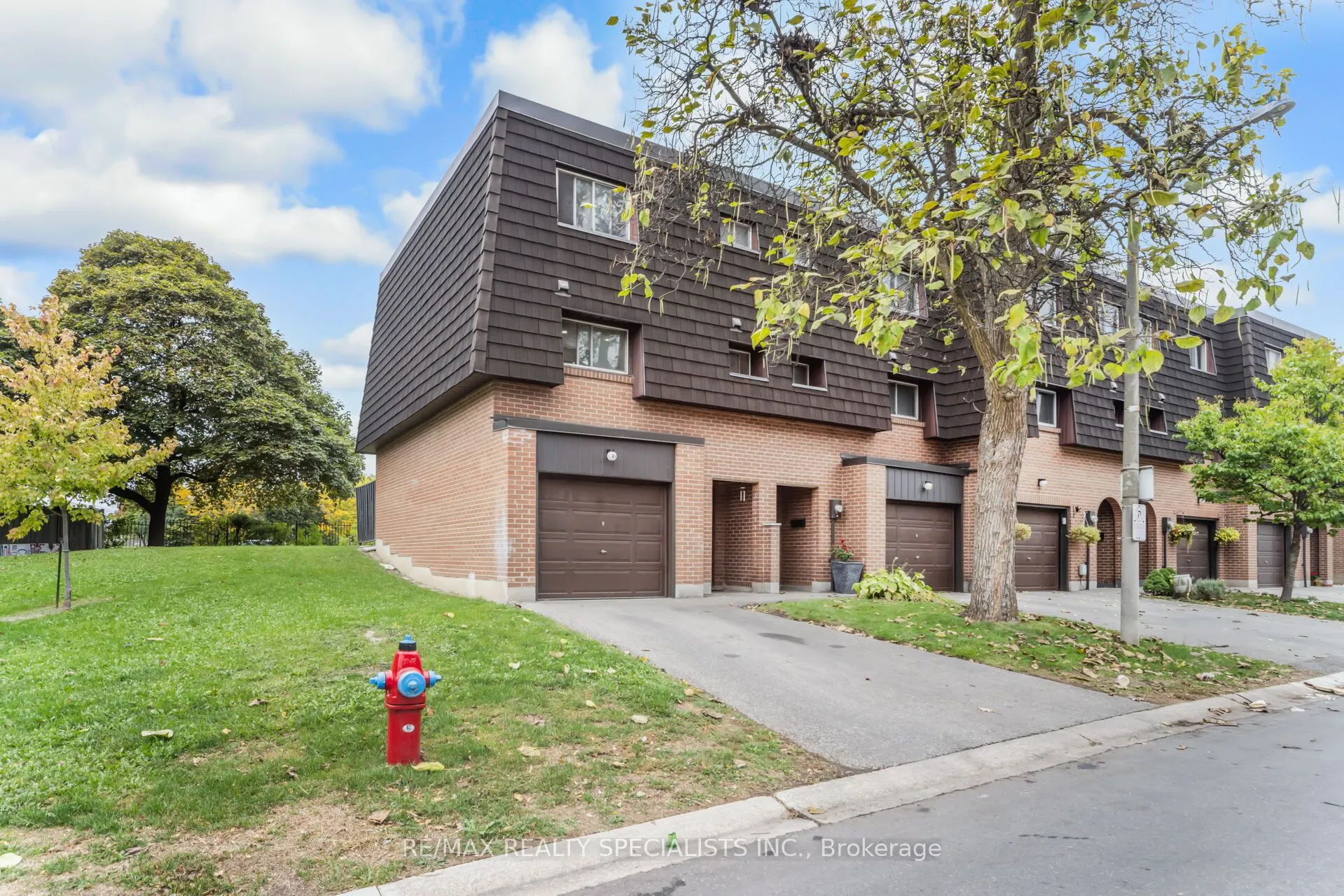 20 Darras Court, #20
