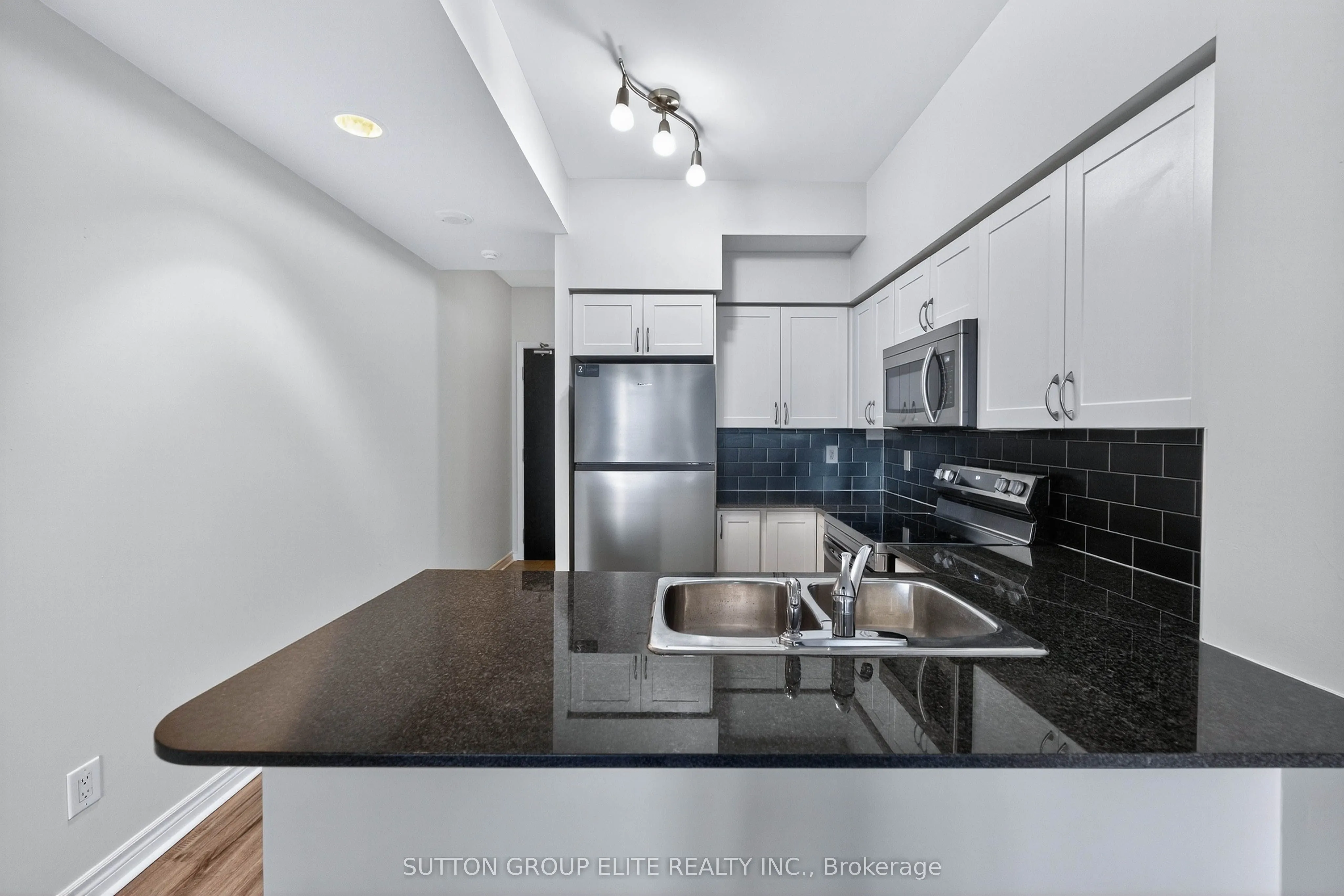 388 Prince Of Wales Drive, #1407