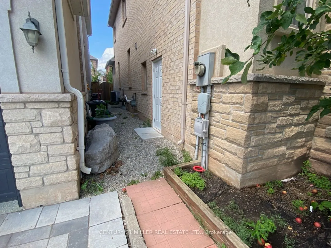 2447 PINE GLEN Road, #Lower Level