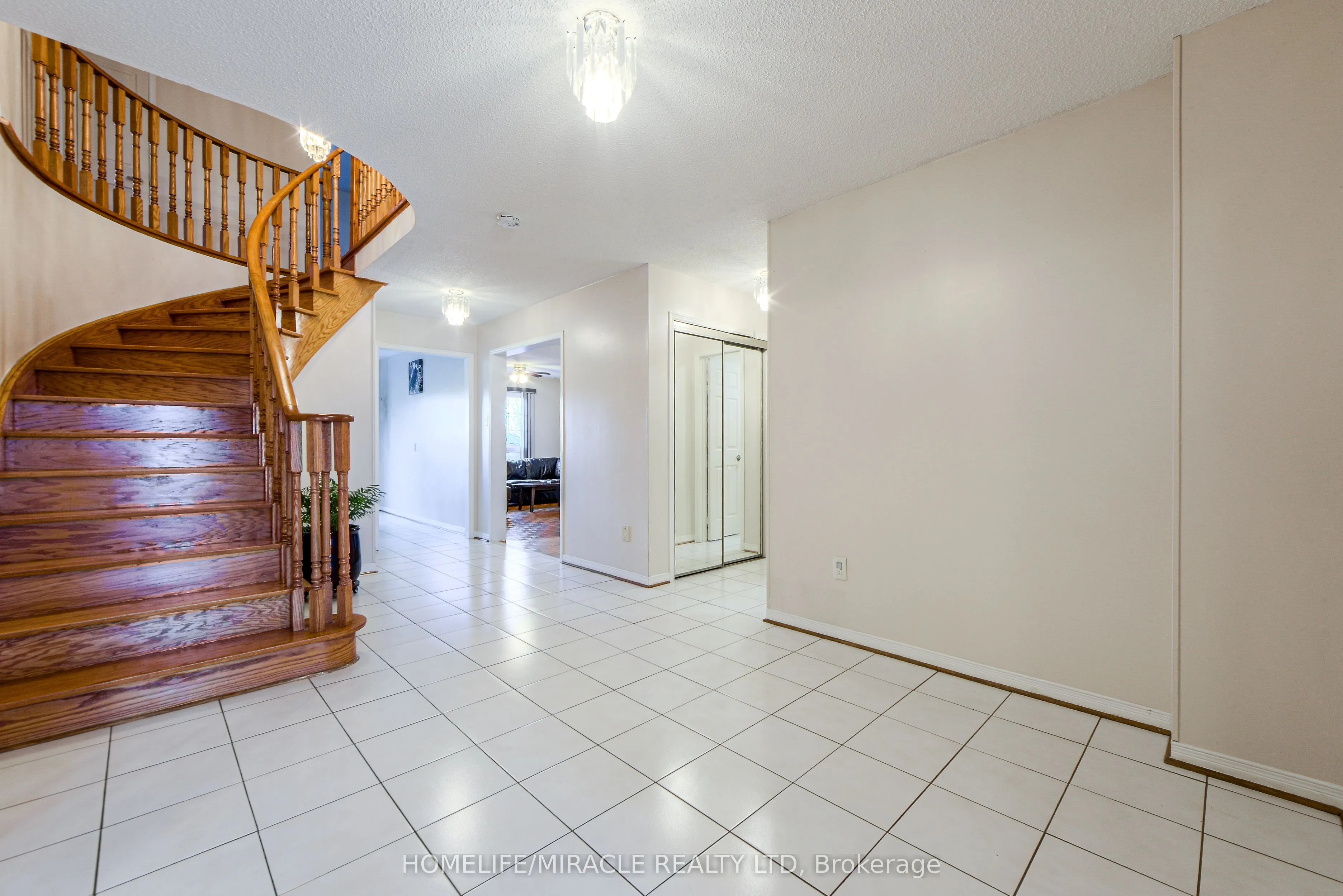 89 Woodlot Crescent