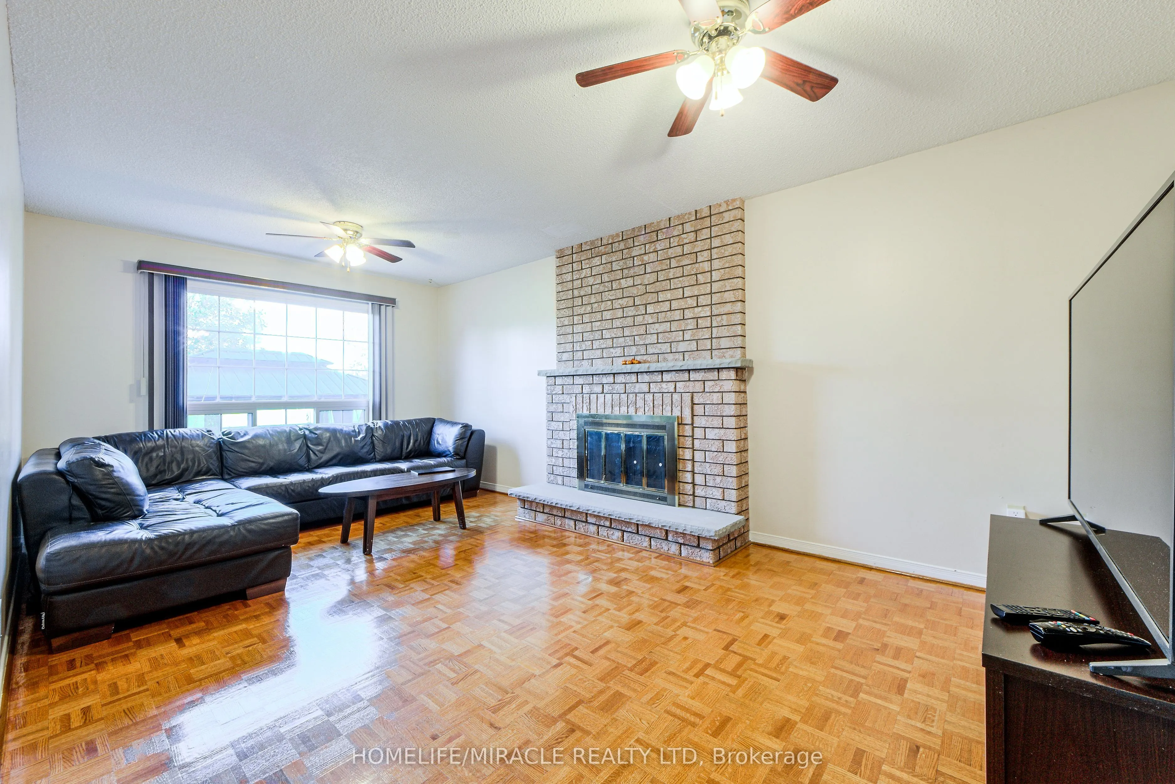 89 Woodlot Crescent